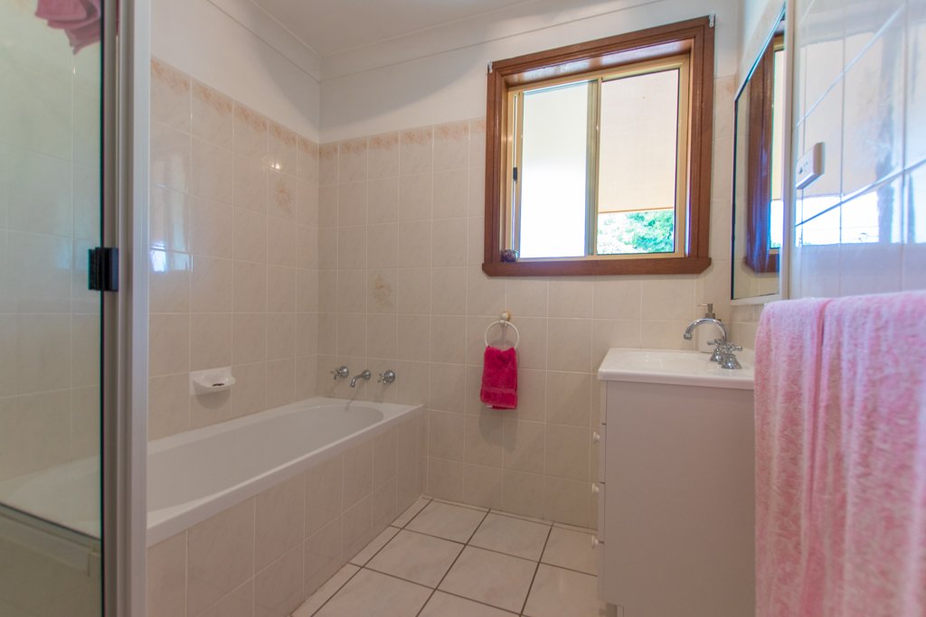 98A Russell Street TUMUT 16