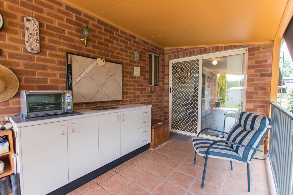 98A Russell Street TUMUT 18