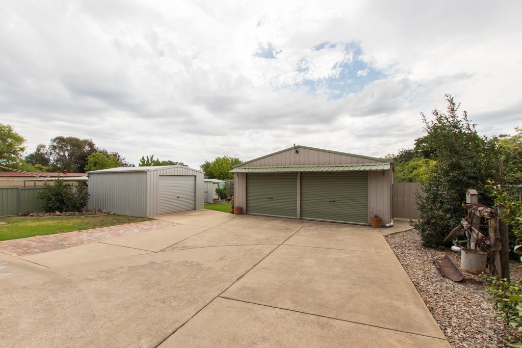 98A Russell Street TUMUT 19