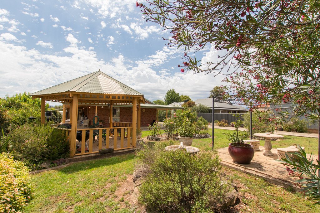 98A Russell Street TUMUT 25