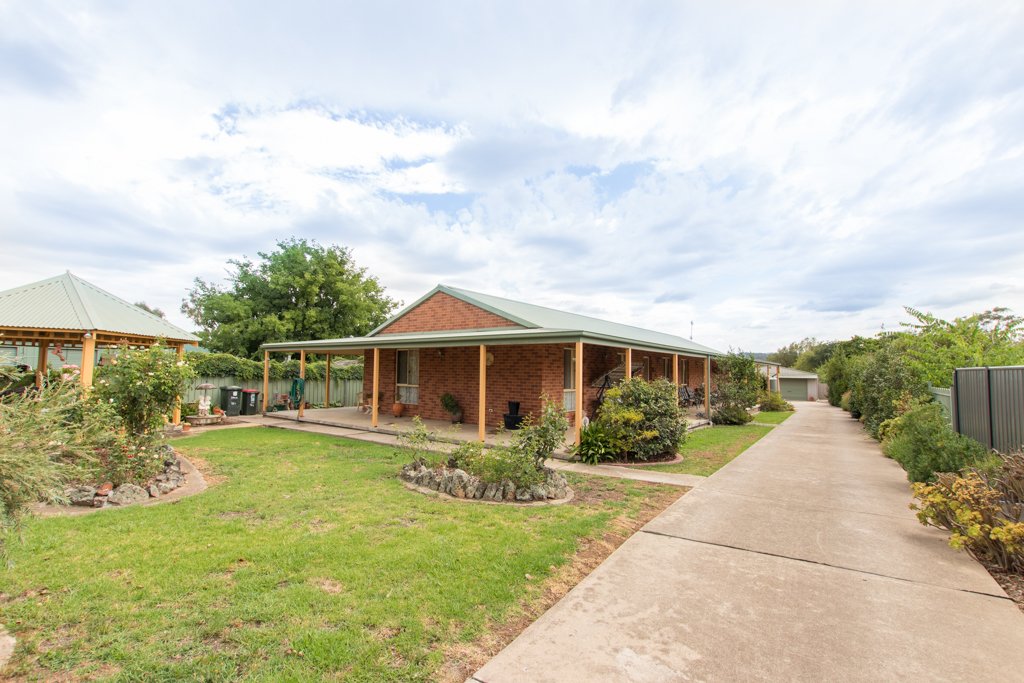 98A Russell Street TUMUT 26