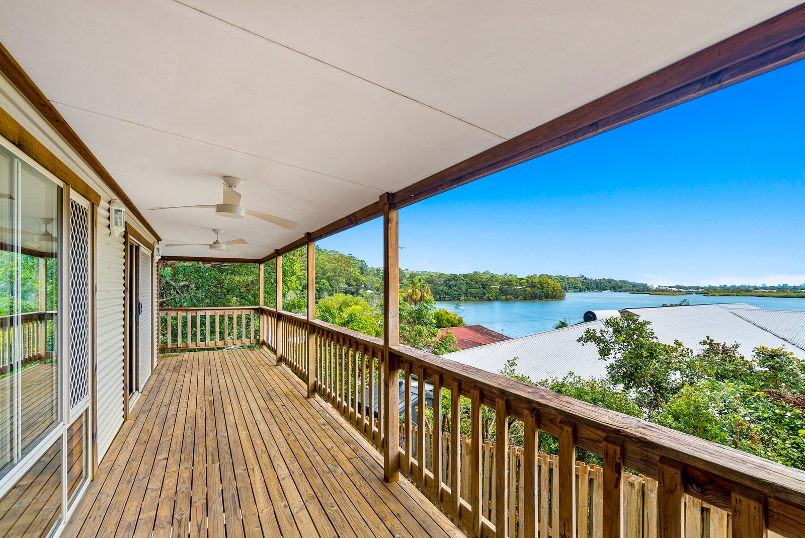 98B Broadwater Esplanade BILAMBIL HEIGHTS 1