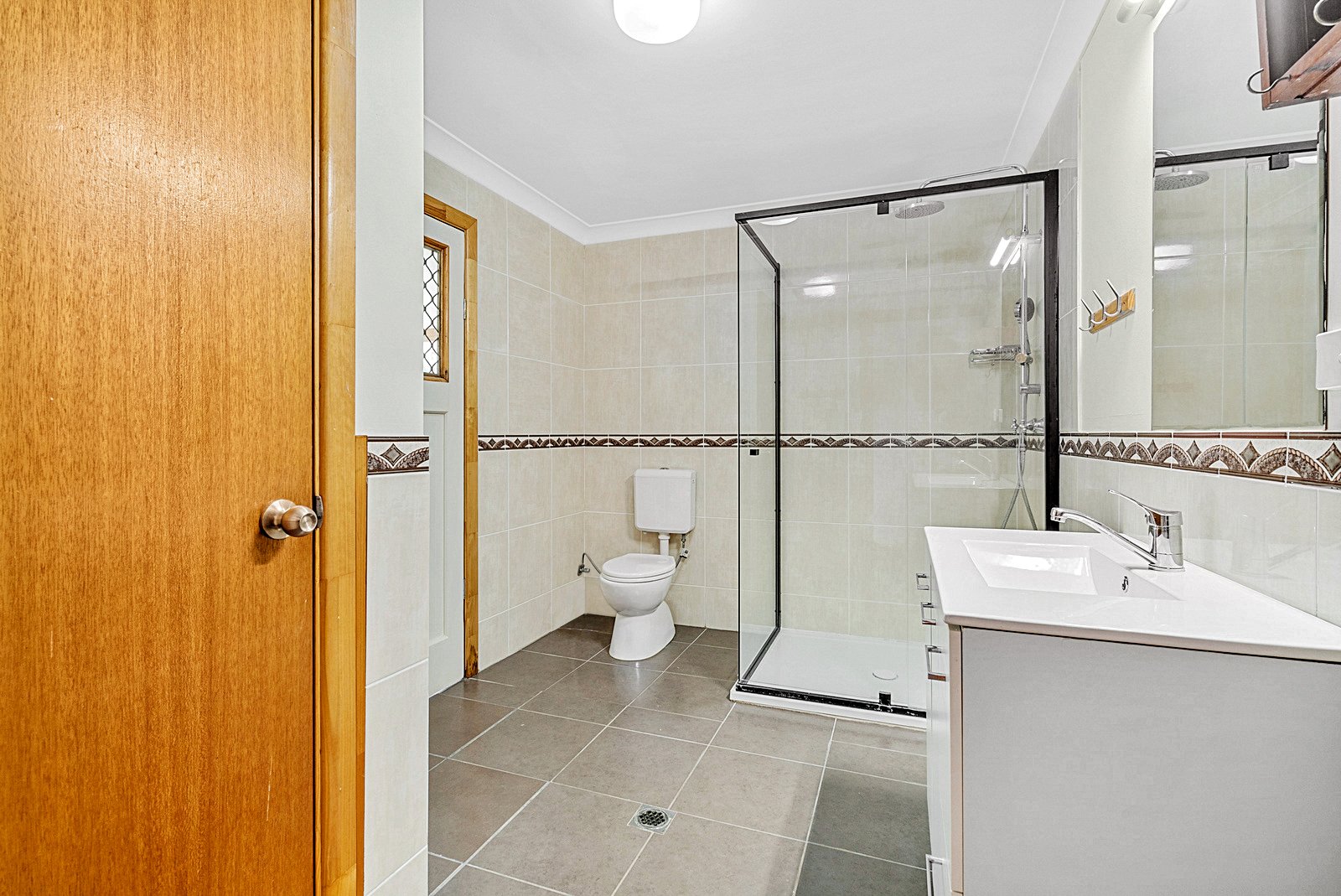 98B Broadwater Esplanade BILAMBIL HEIGHTS 9