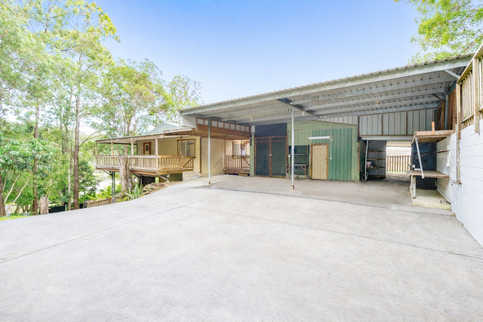 98B Broadwater Esplanade BILAMBIL HEIGHTS 11