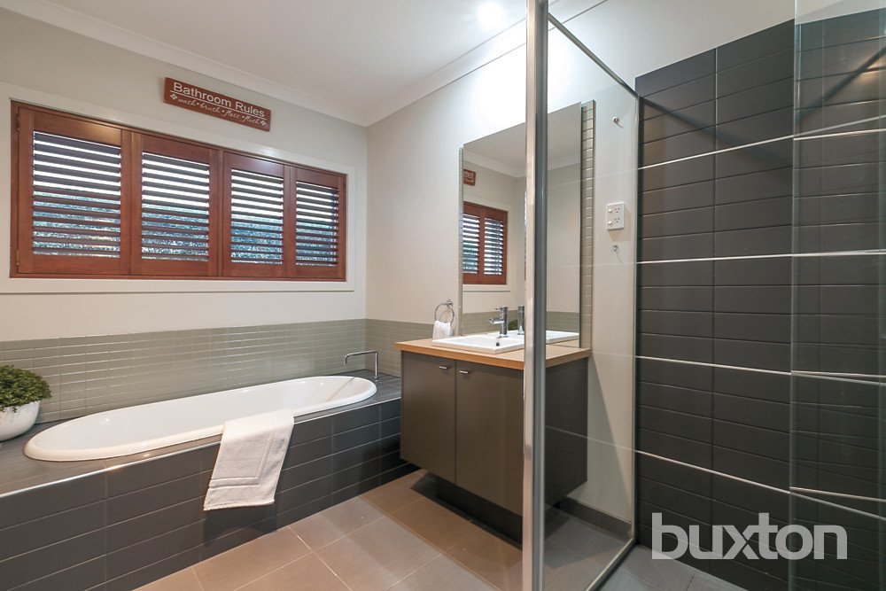 Gallery: 99 Alfredton Drive