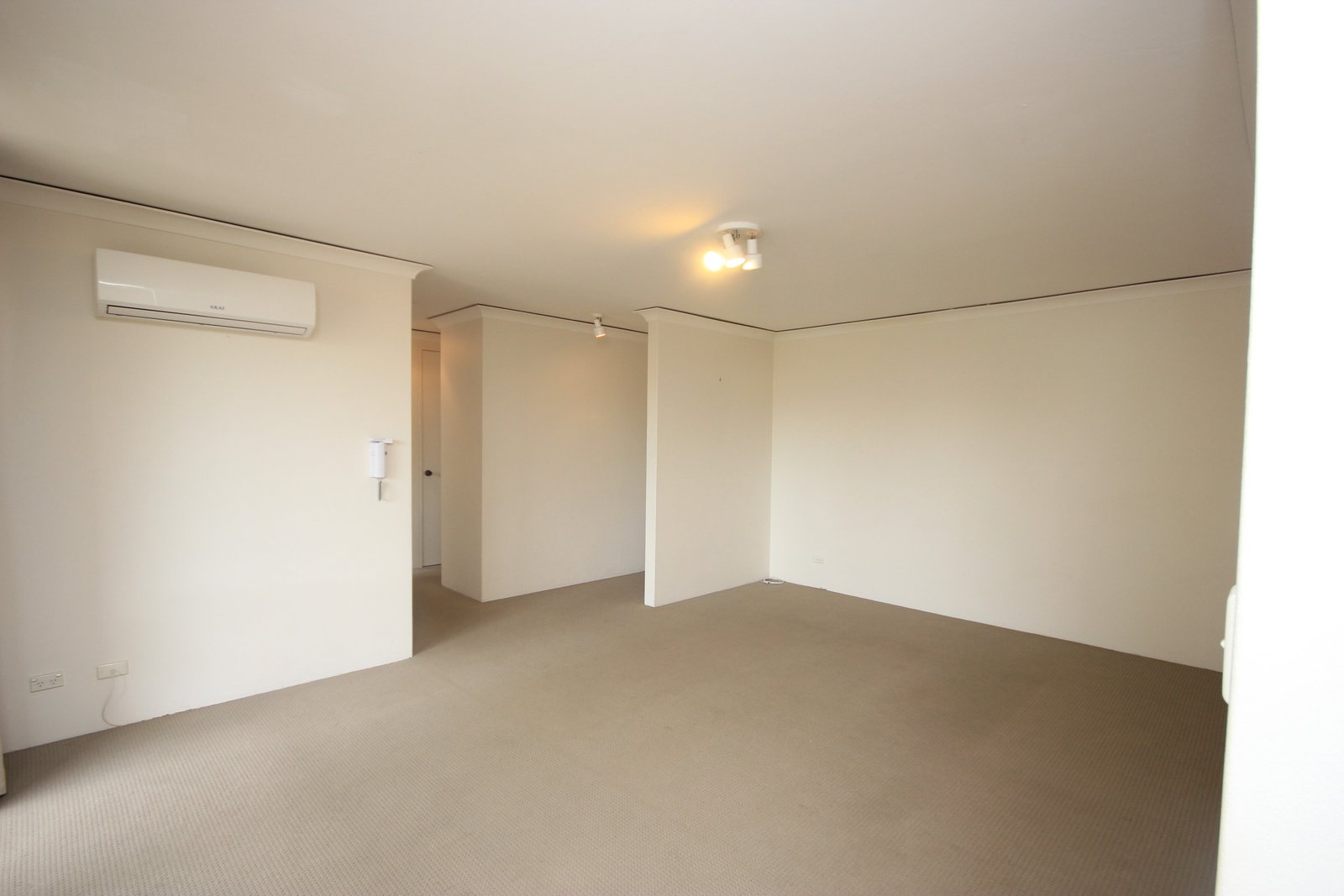 9/9 Buchanan Street CARLTON 2