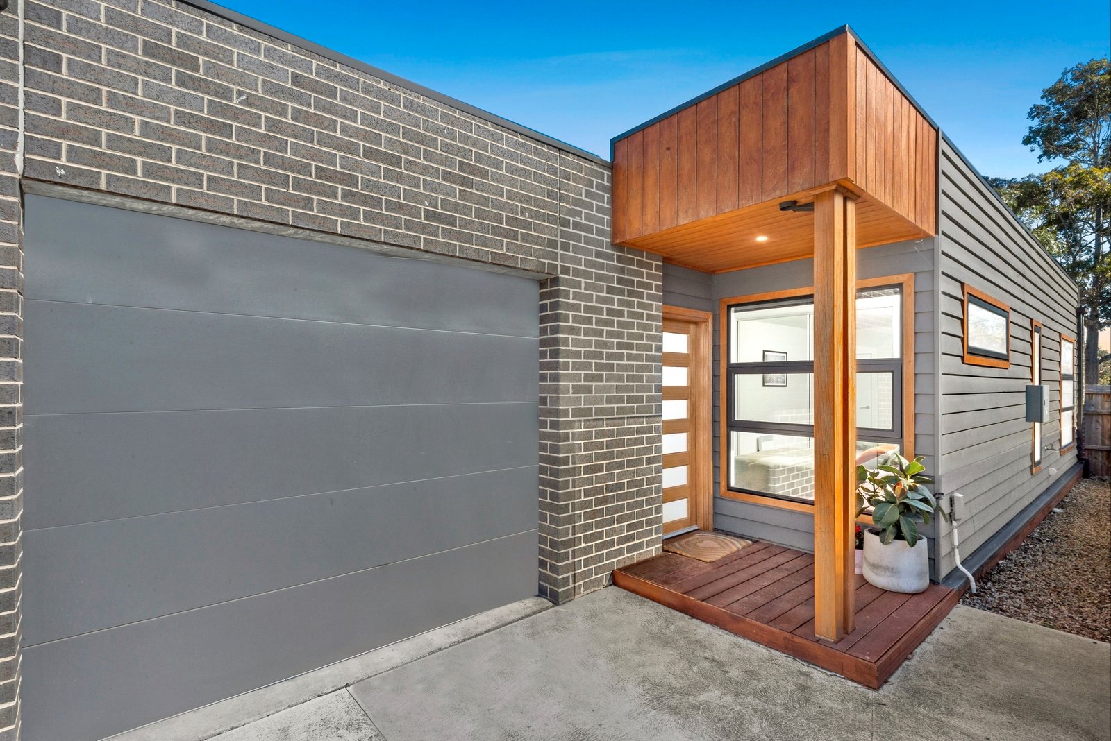 Gallery: 99 Corinella Street