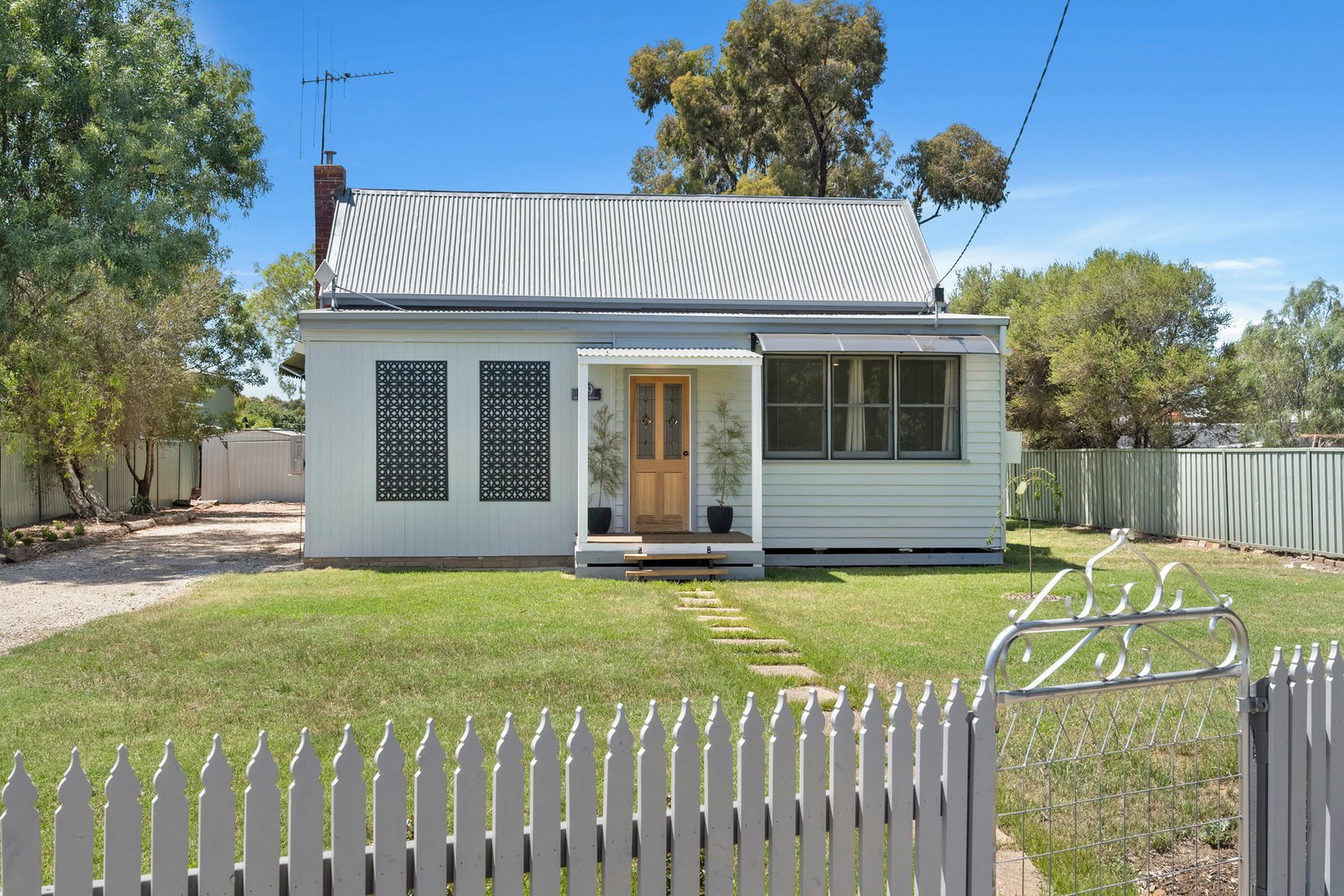 99 Echuca Road ROCHESTER VIC 3561