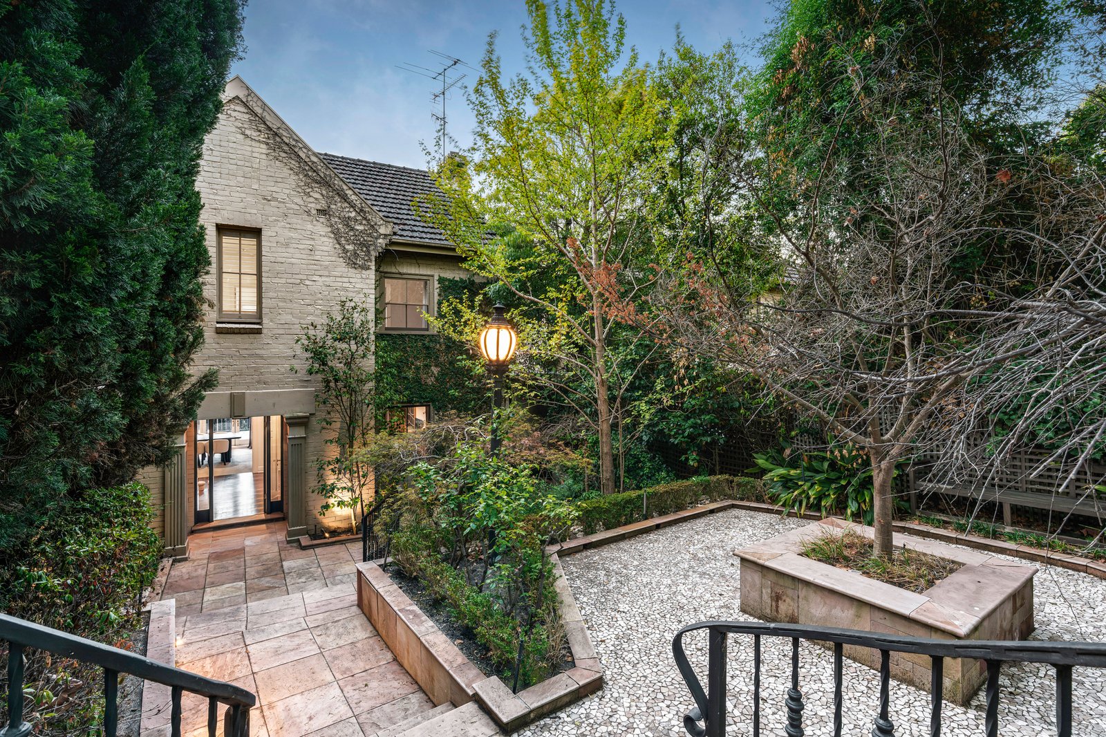 99 Grange Road, Toorak, 3142