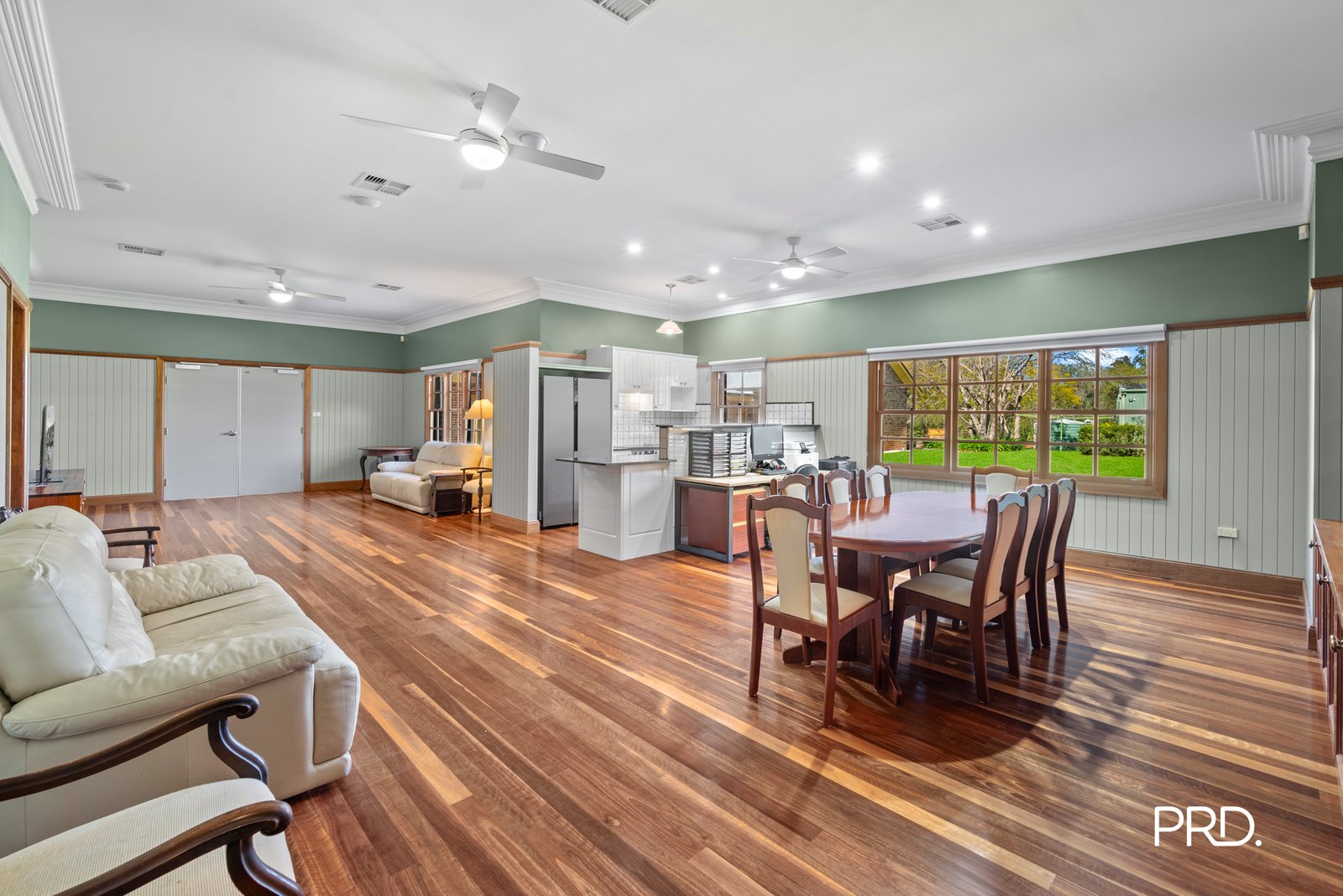 99 Sheredan Road CASTLEREAGH 18