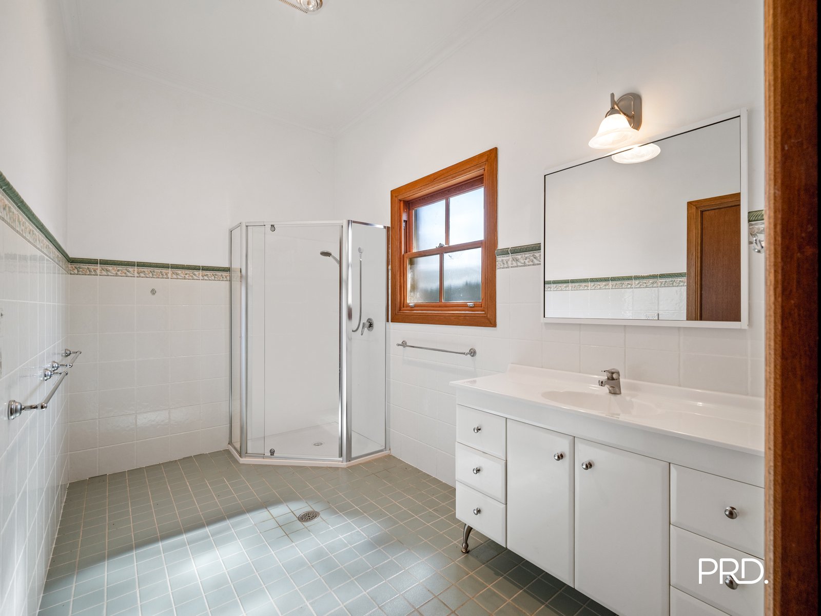 99 Sheredan Road CASTLEREAGH 23