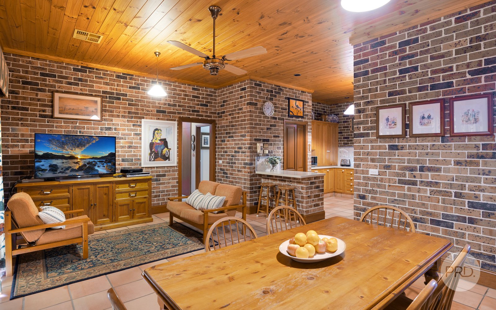 99 Sheredan Road CASTLEREAGH 5