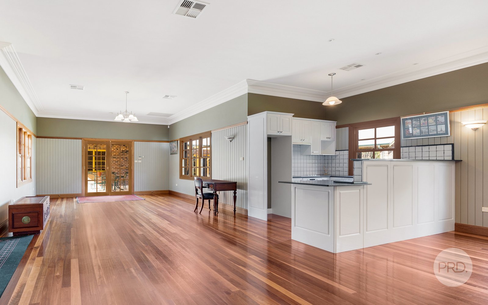 99 Sheredan Road CASTLEREAGH 18