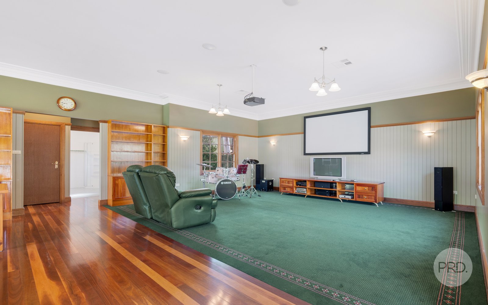 99 Sheredan Road CASTLEREAGH 21