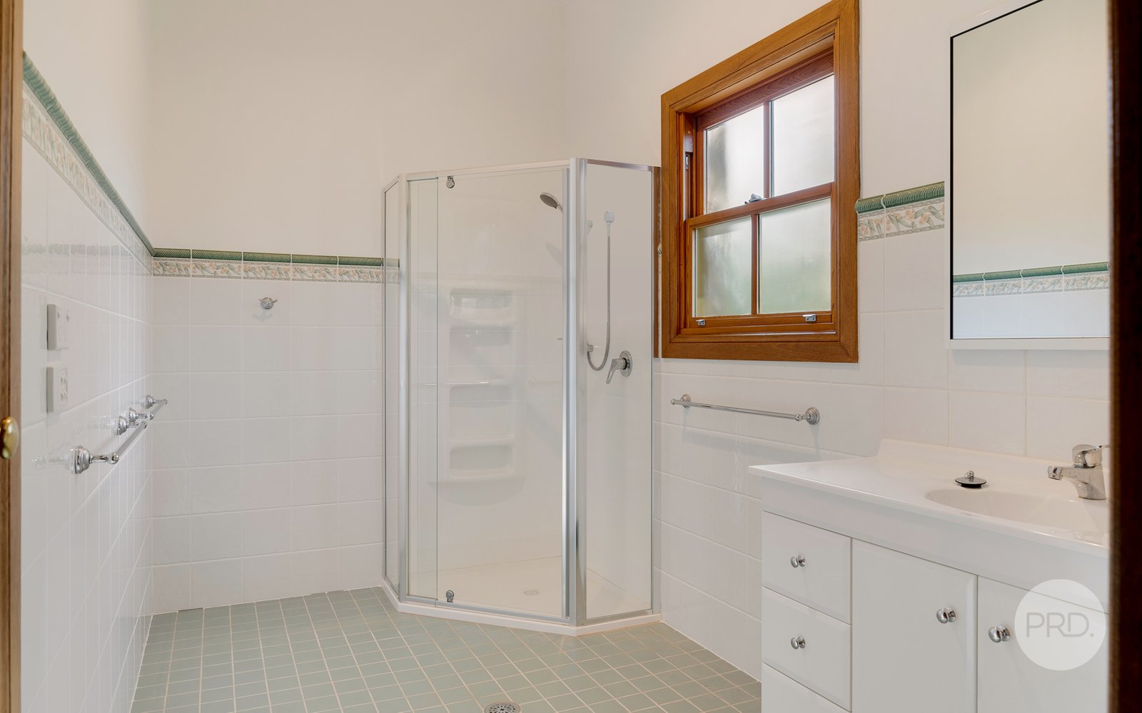 99 Sheredan Road CASTLEREAGH 23