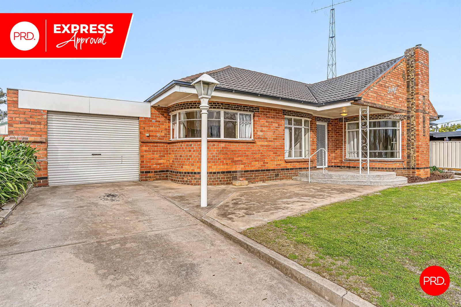 99 Sternberg St  KENNINGTON 1