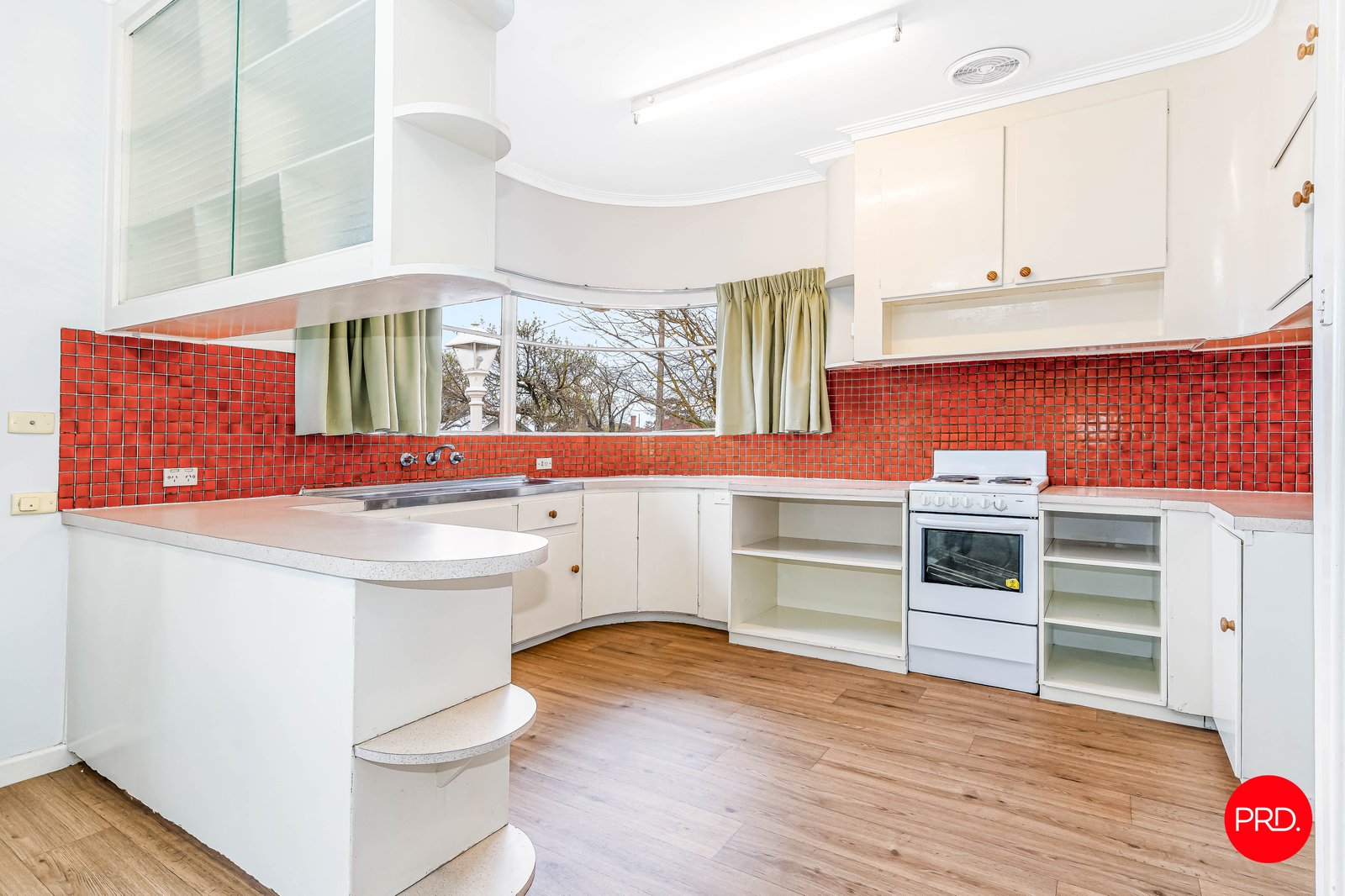 99 Sternberg St  KENNINGTON 2