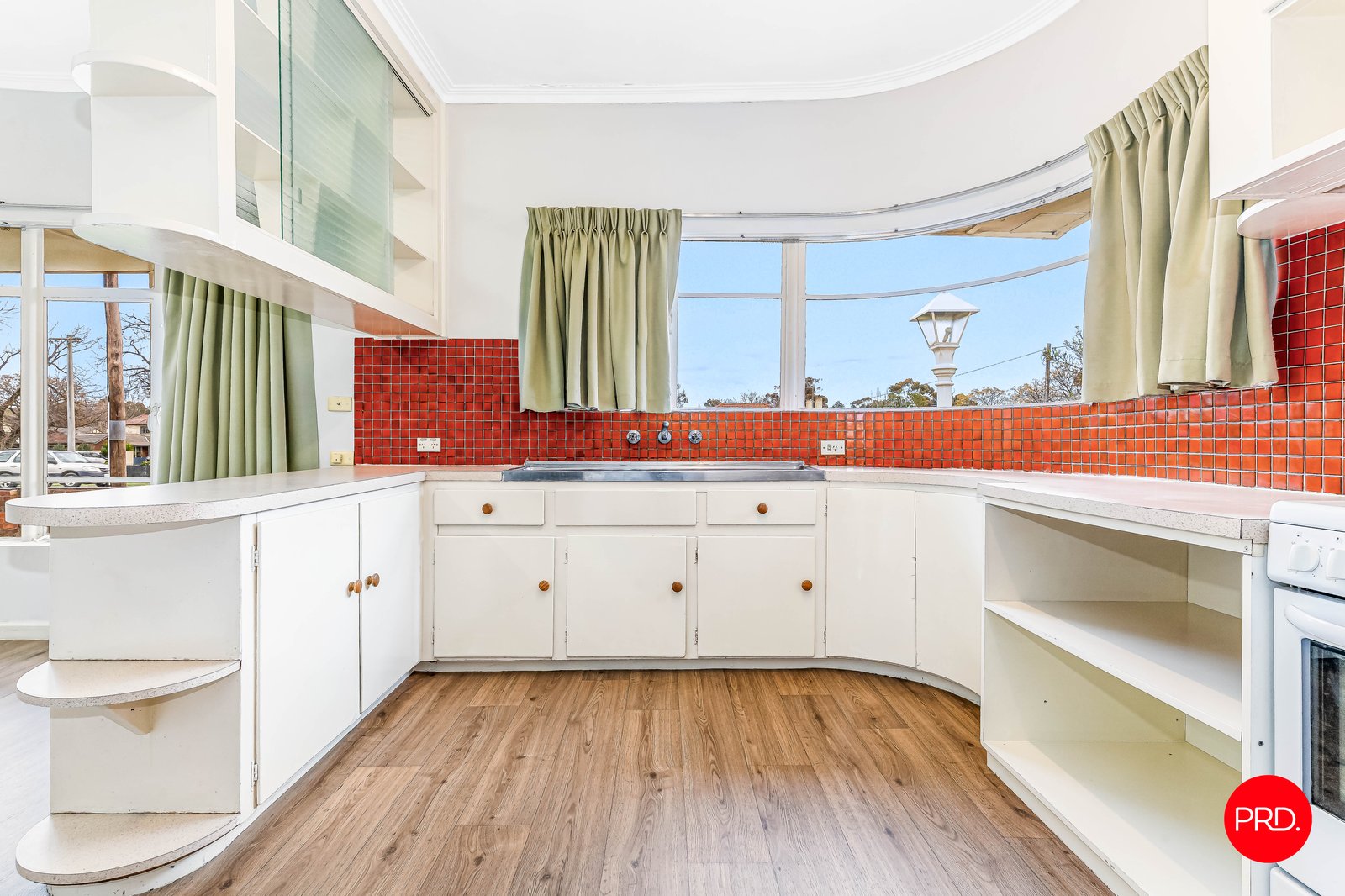 99 Sternberg St  KENNINGTON 3
