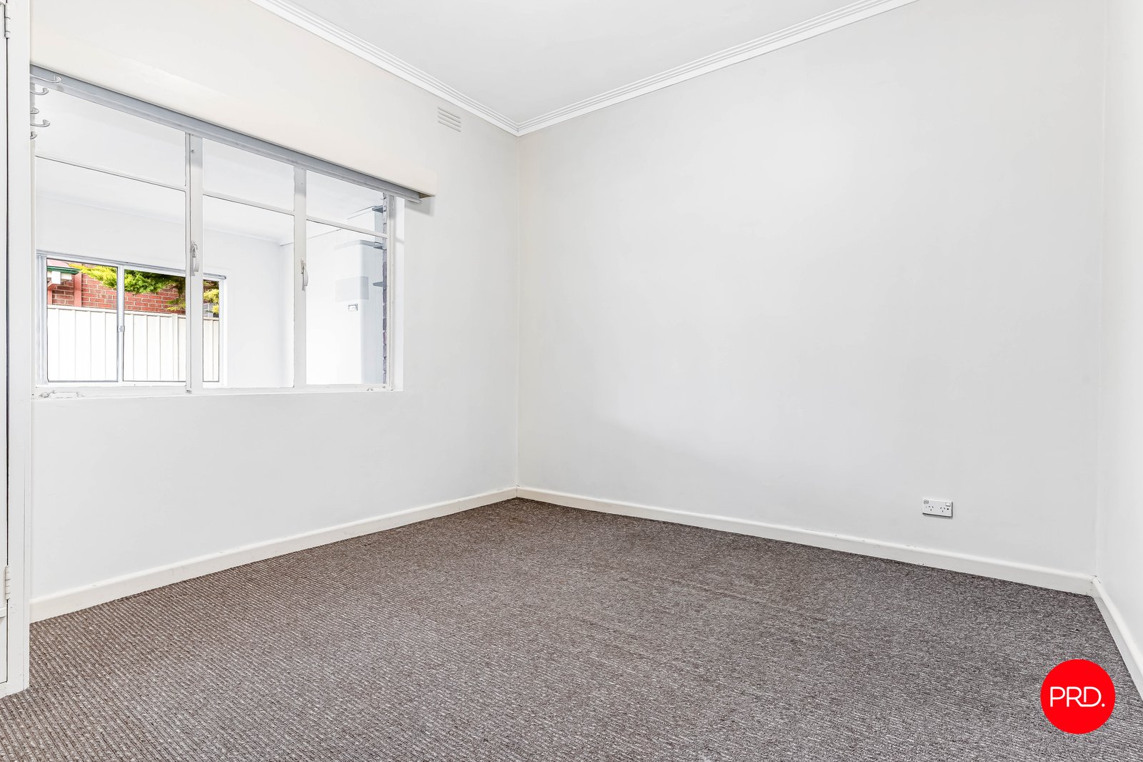 99 Sternberg St  KENNINGTON 8