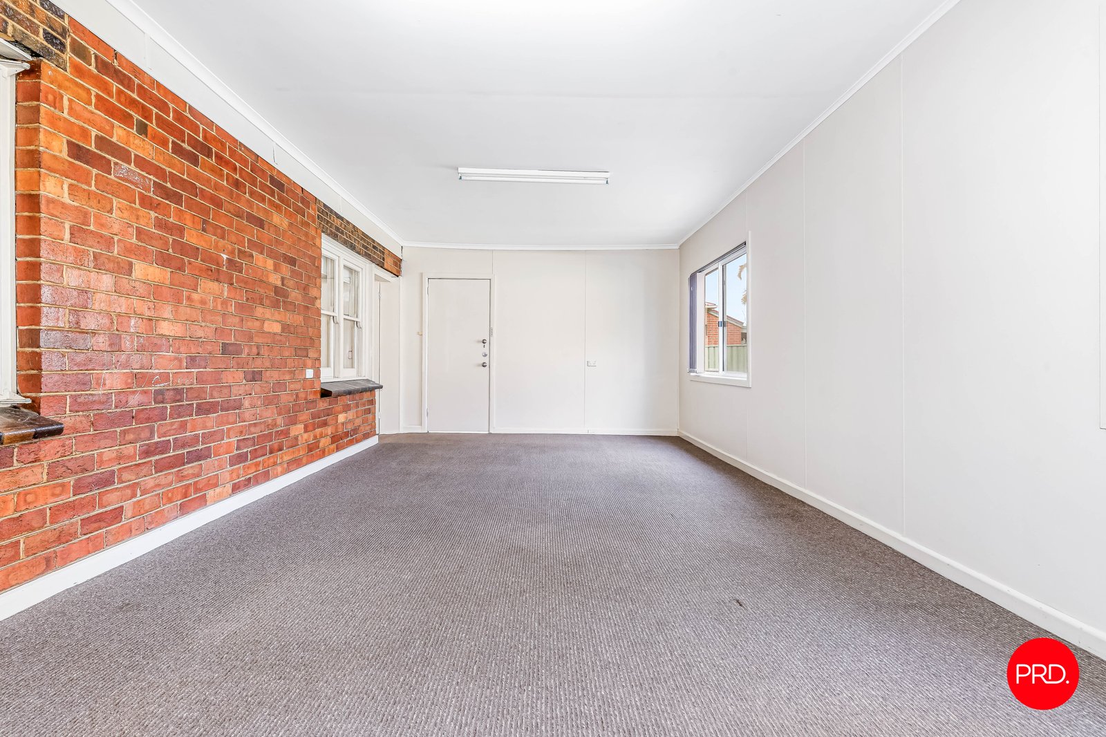 99 Sternberg St  KENNINGTON 12