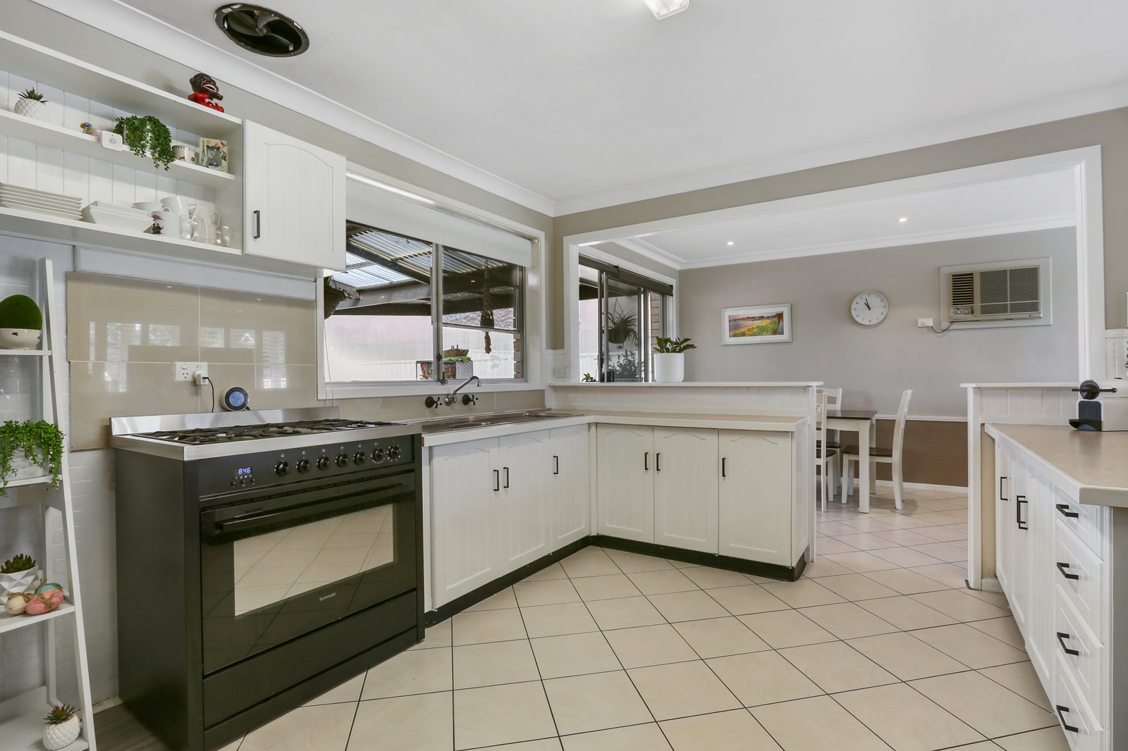 99 Tongarra Road ALBION PARK 6