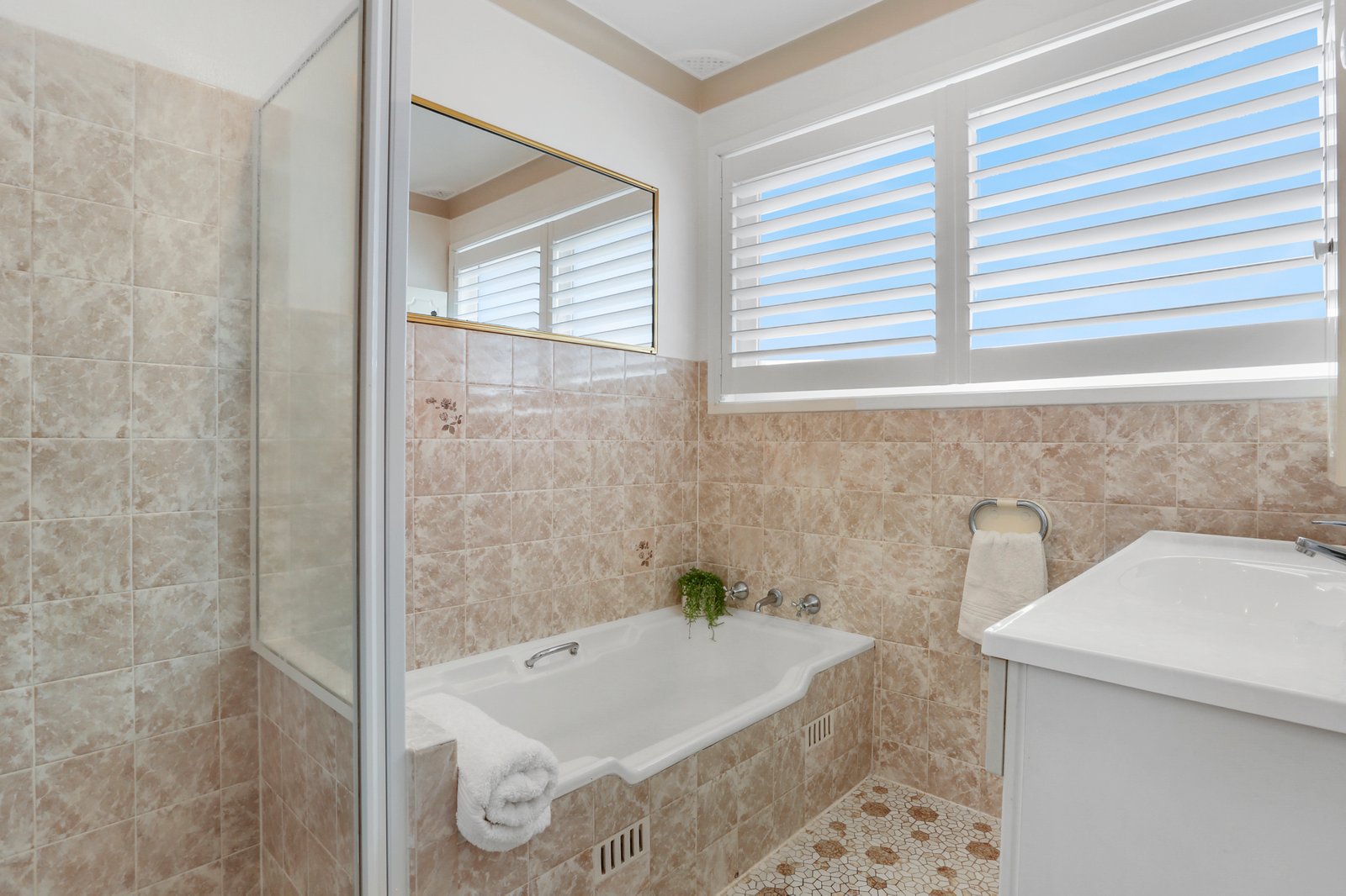 99 Tongarra Road ALBION PARK 9
