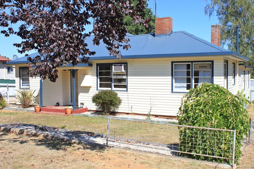 99 Winton Street TUMBARUMBA 1