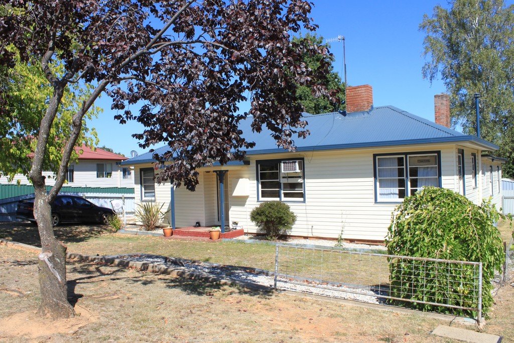 99 Winton Street TUMBARUMBA 18