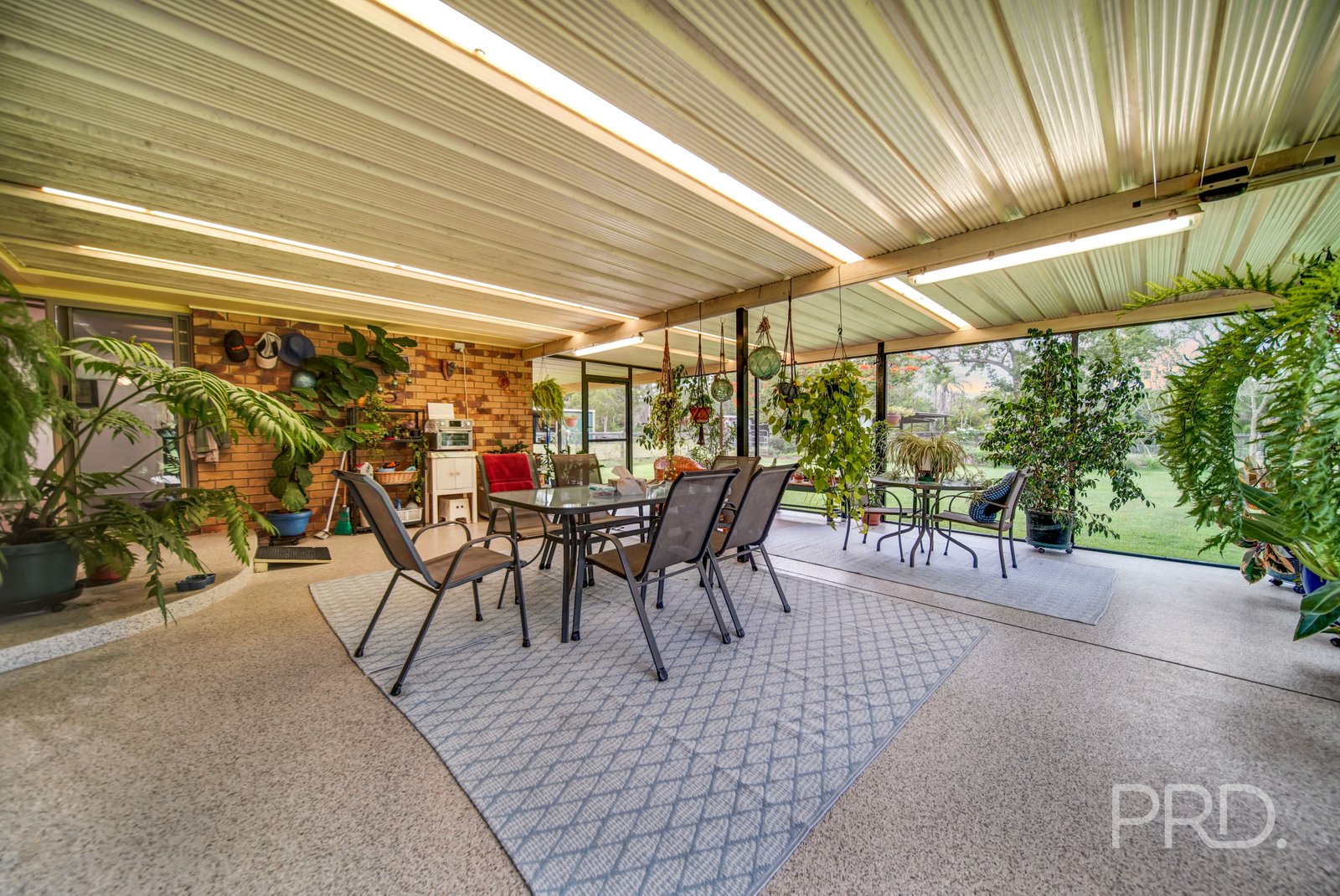 990 BEENLEIGH REDLAND BAY Road CARBROOK 11