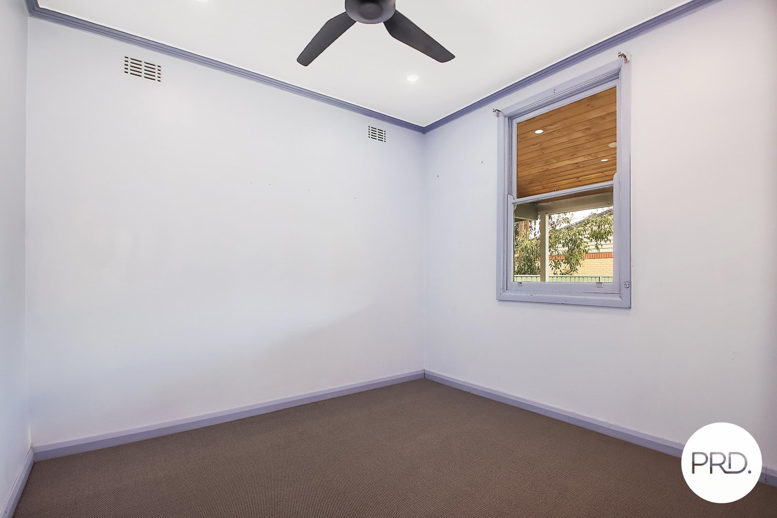 992 Corella Street NORTH ALBURY 5