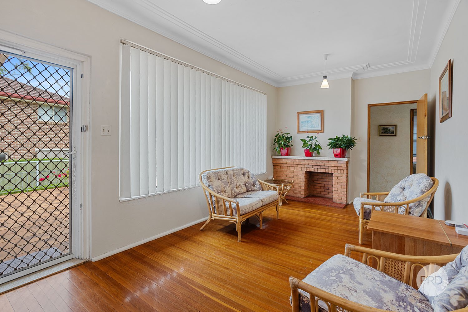 995 Forest Road LUGARNO 8