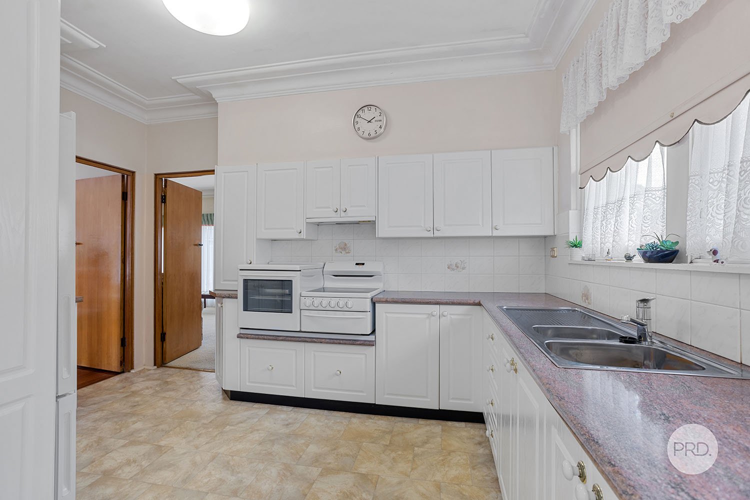 995 Forest Road LUGARNO 9