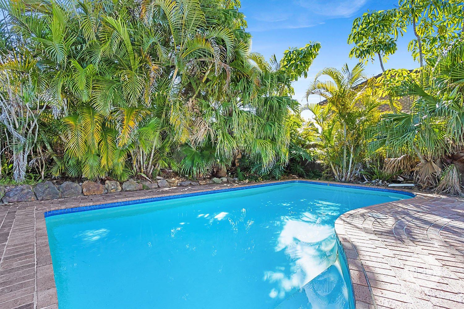 996 Forest Road LUGARNO 3