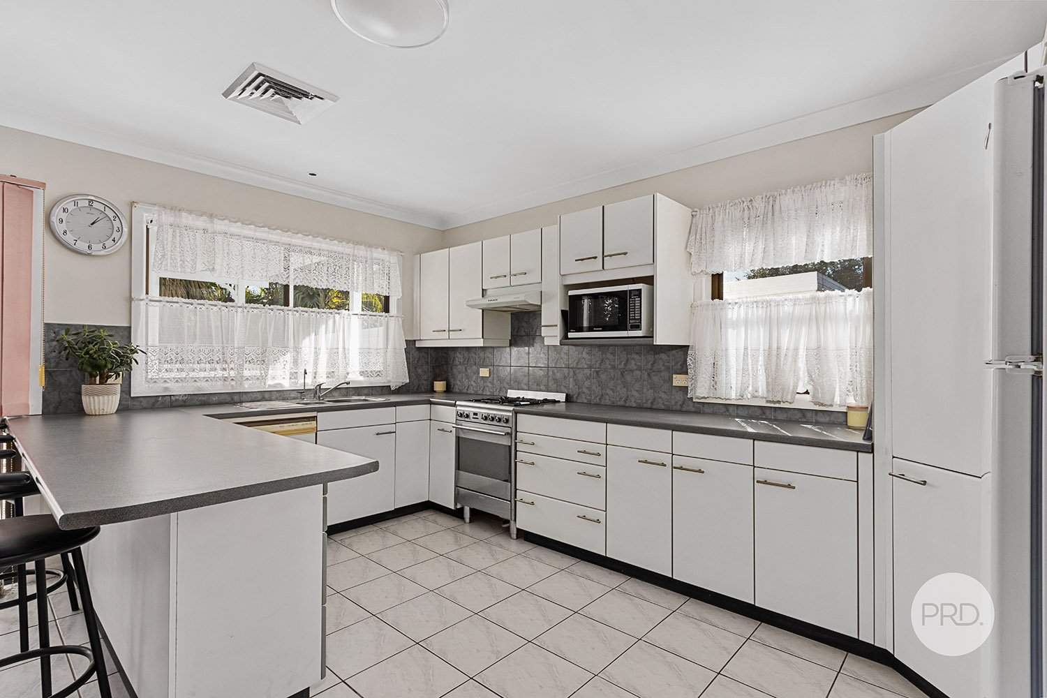 996 Forest Road LUGARNO 7