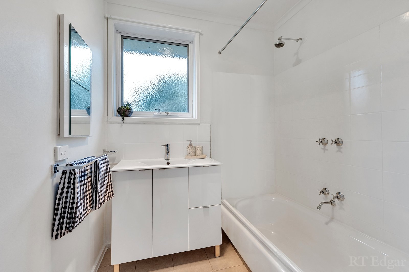 Real Estate and Property in 9/96 Severn Street, Box Hill North, VIC