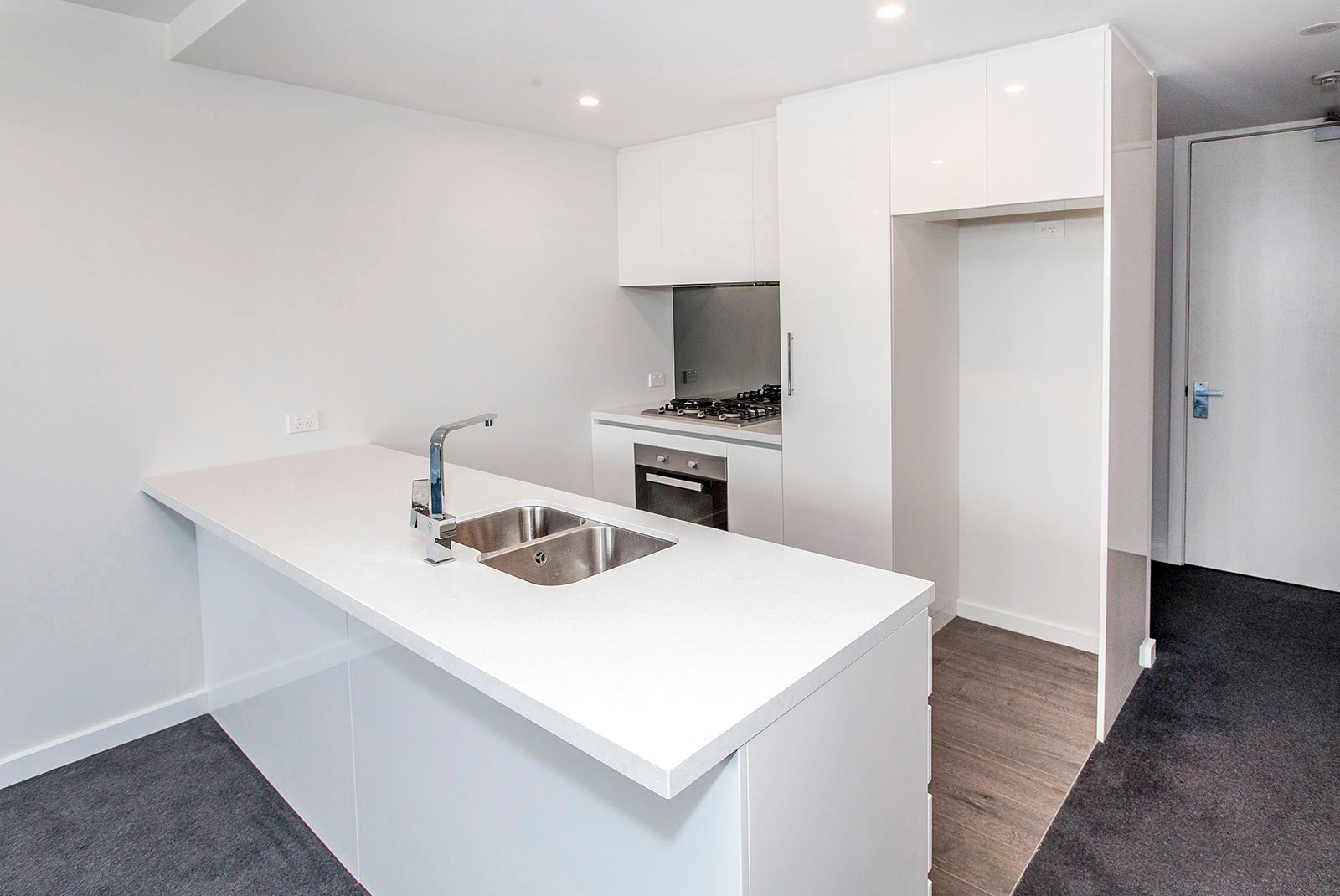 Real Estate and Property in 9/97 Whittens Lane , Doncaster, VIC