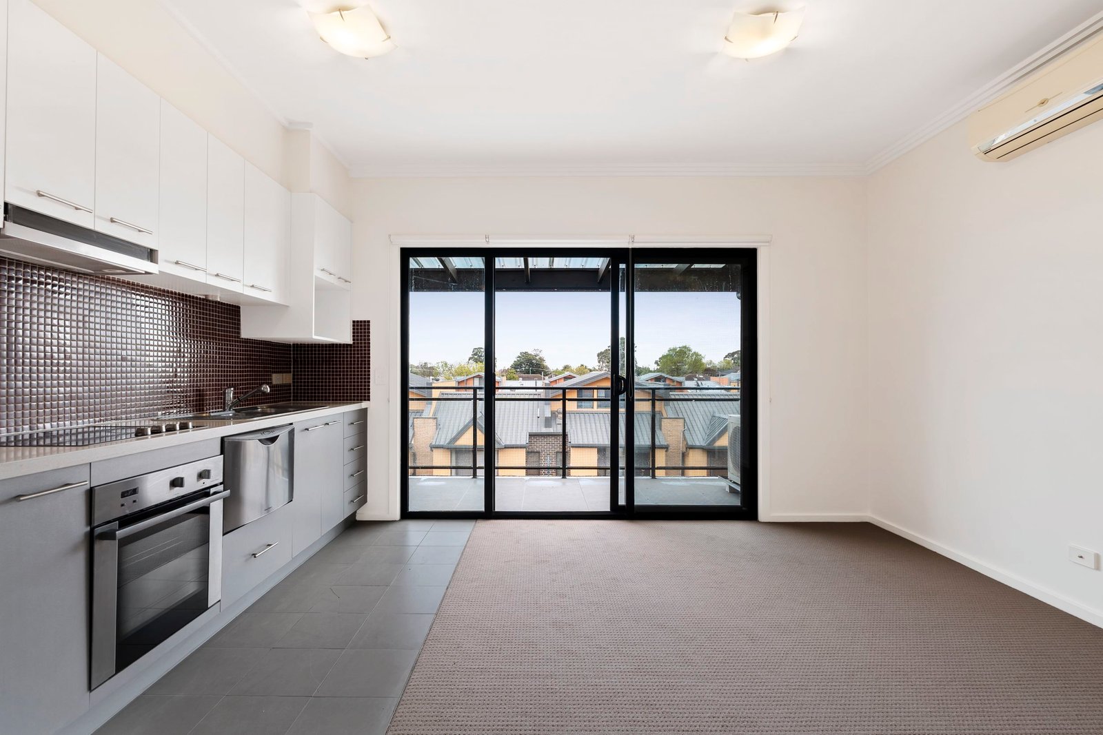 Real Estate and Property in 99B/115 Neerim Road, Glen Huntly, VIC