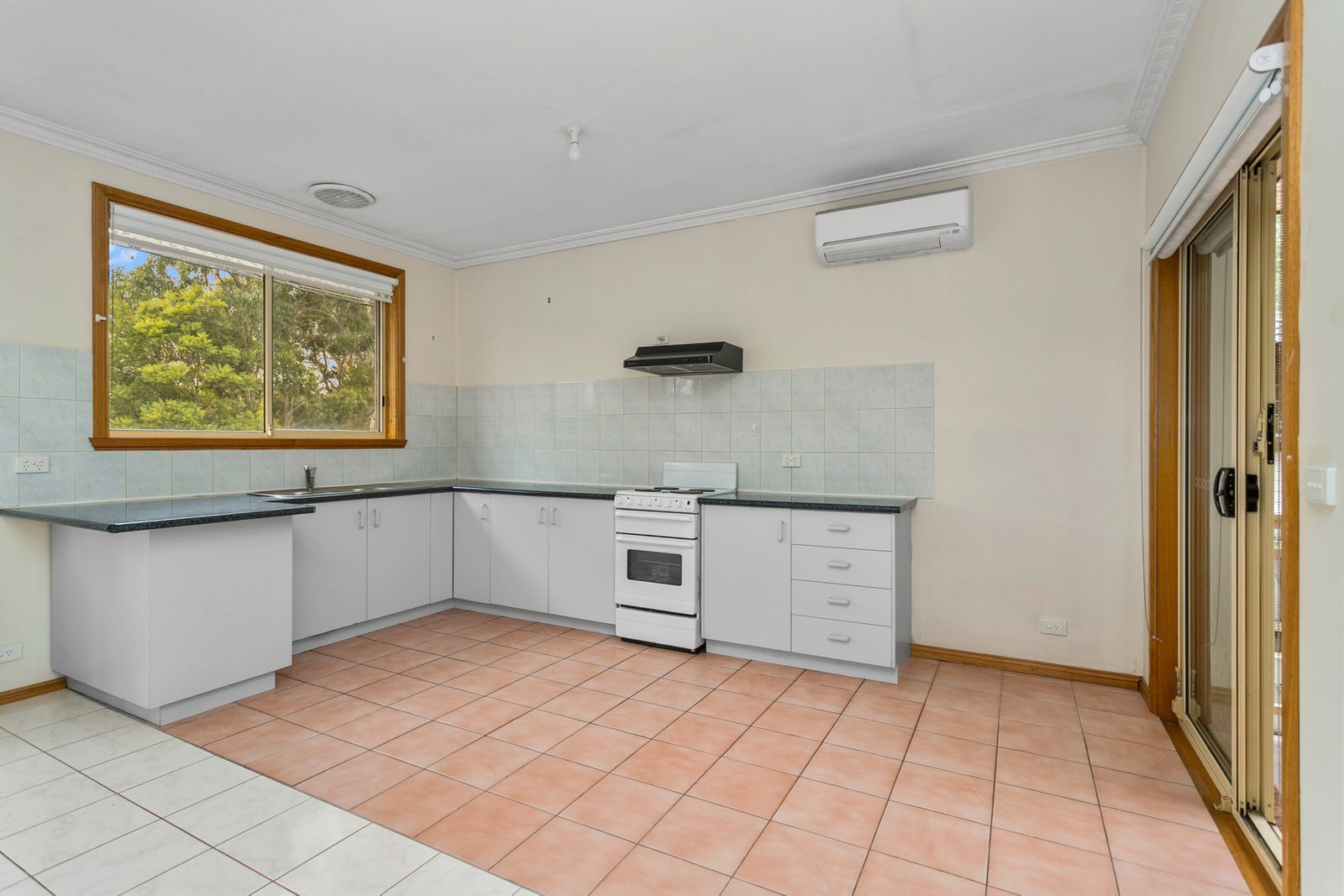 Gallery: 9a Austin Crescent West