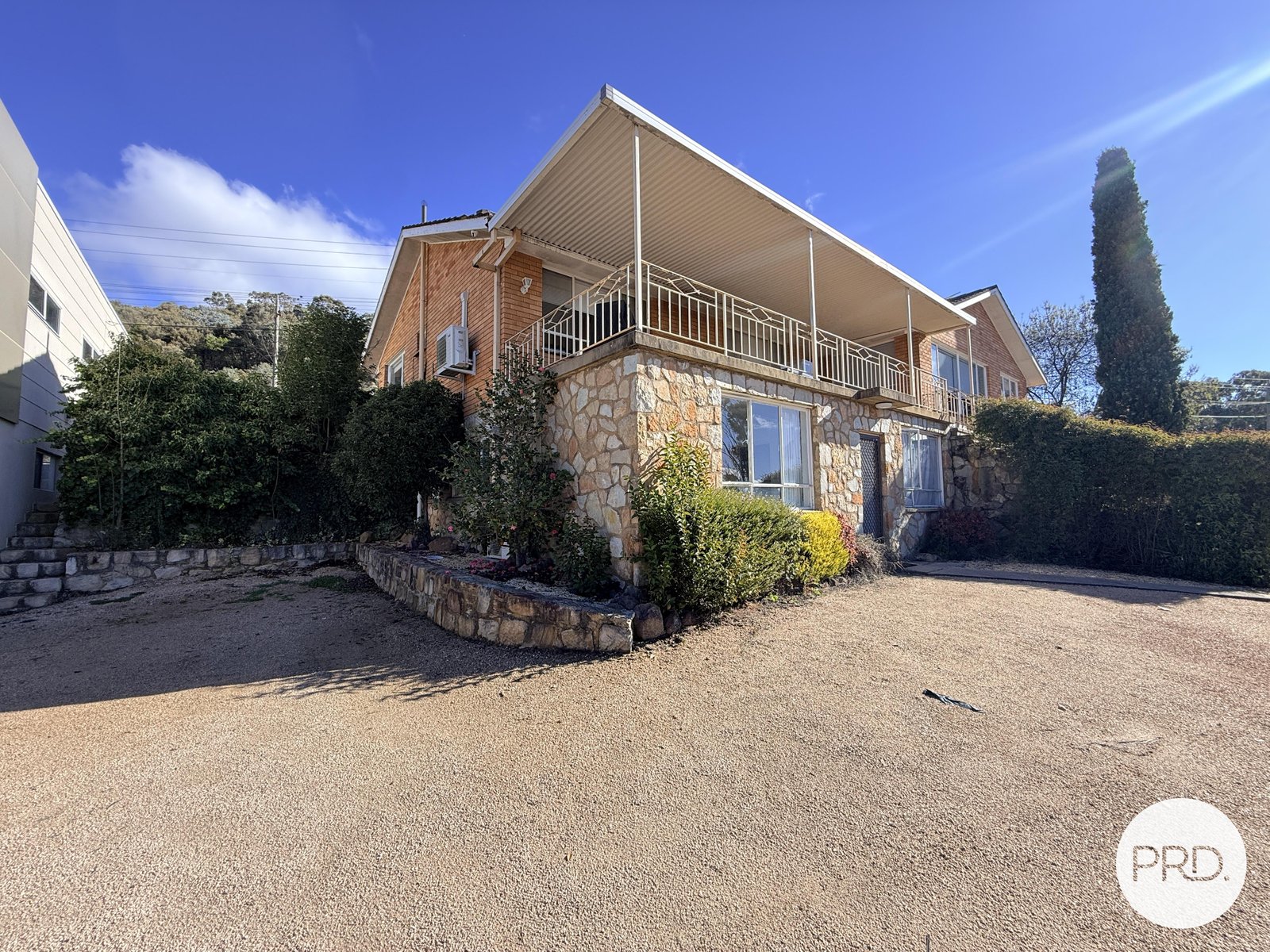 9A Barrow Place LYONS 2