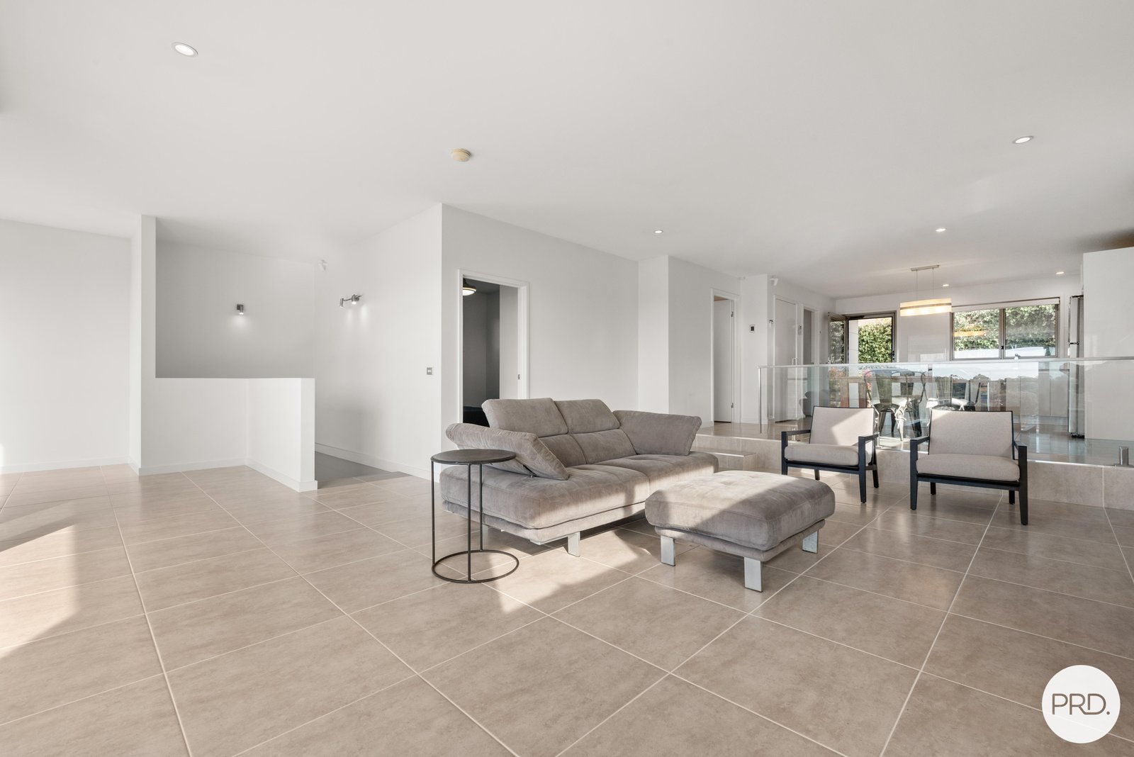 9A Barrow Place LYONS 7