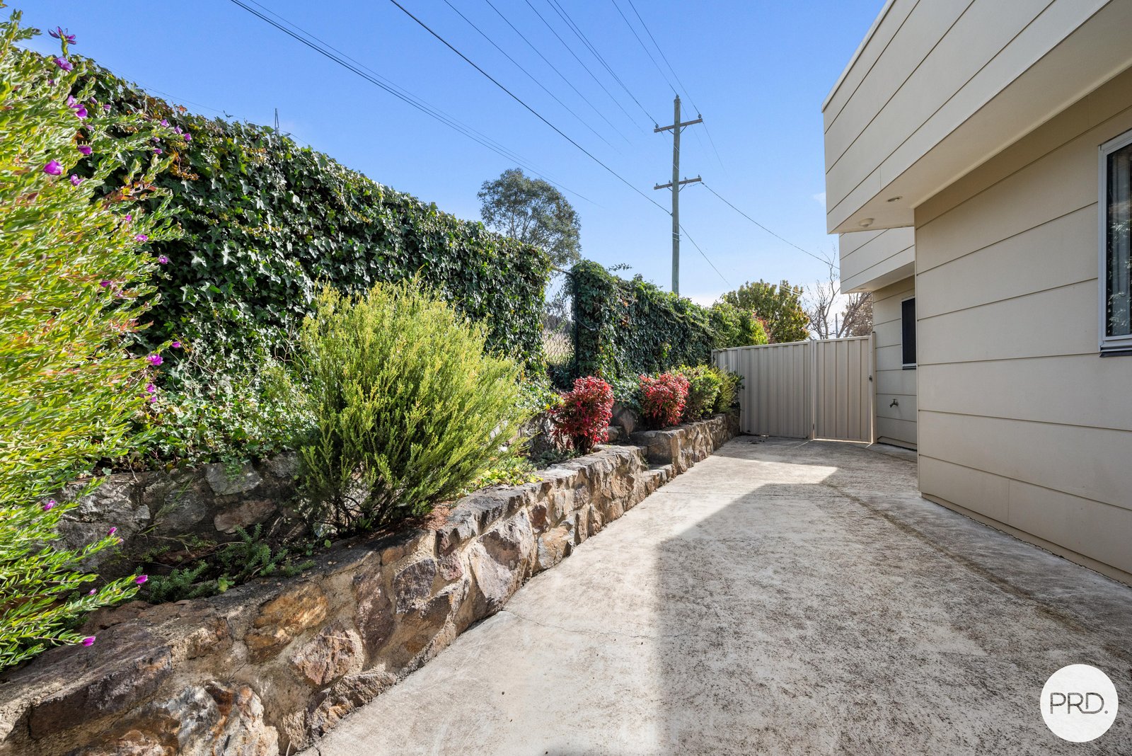 9A Barrow Place LYONS 12