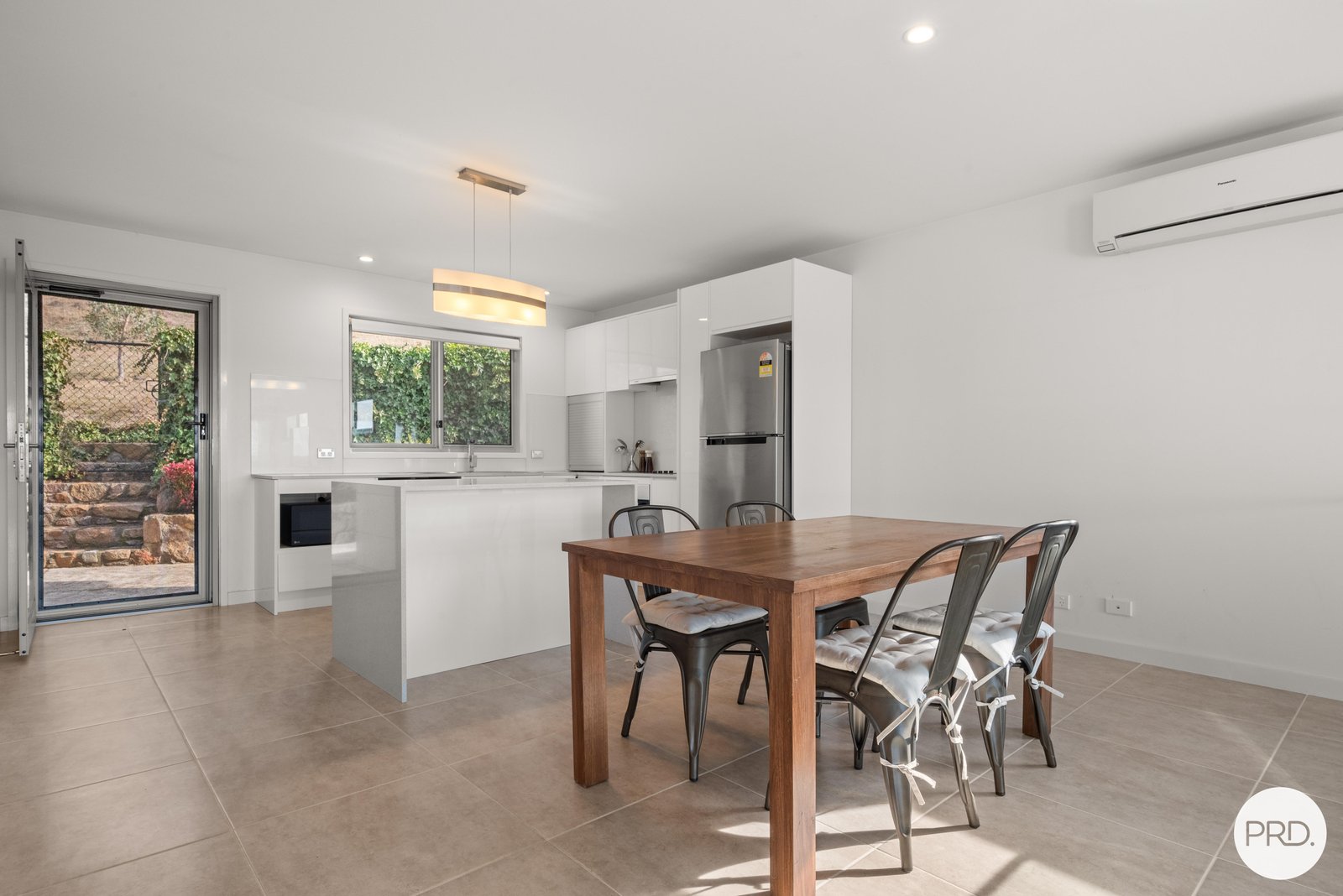 9A Barrow Place LYONS 19