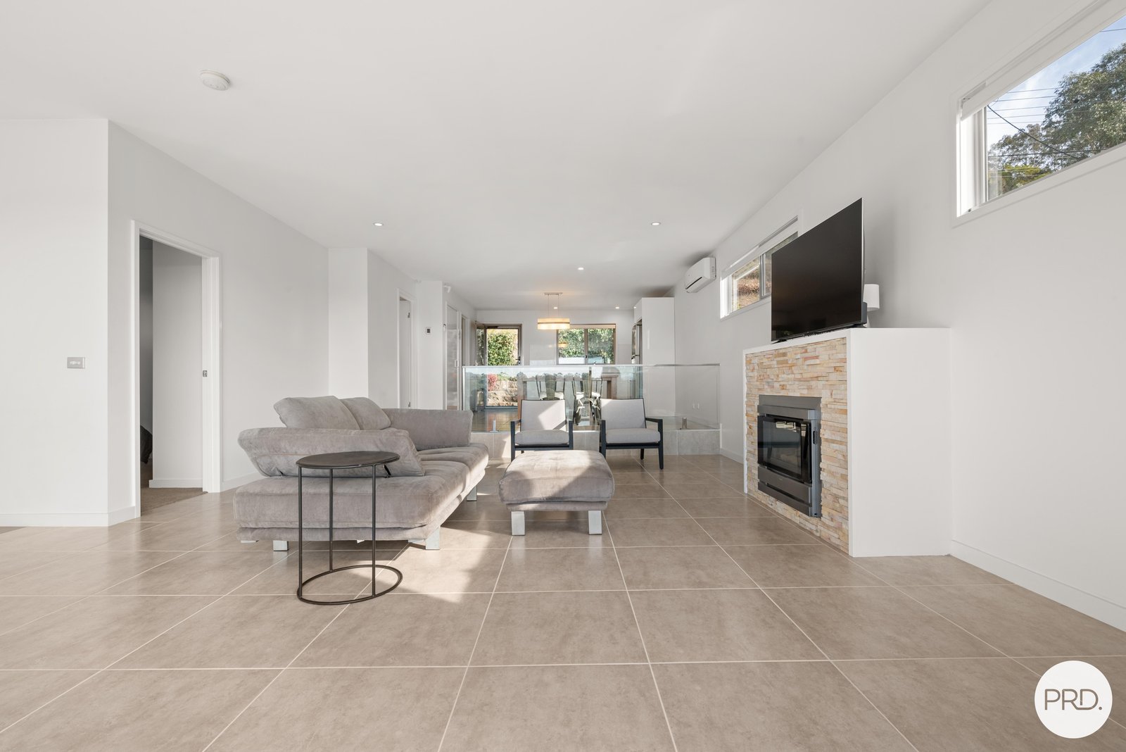 9A Barrow Place LYONS 20