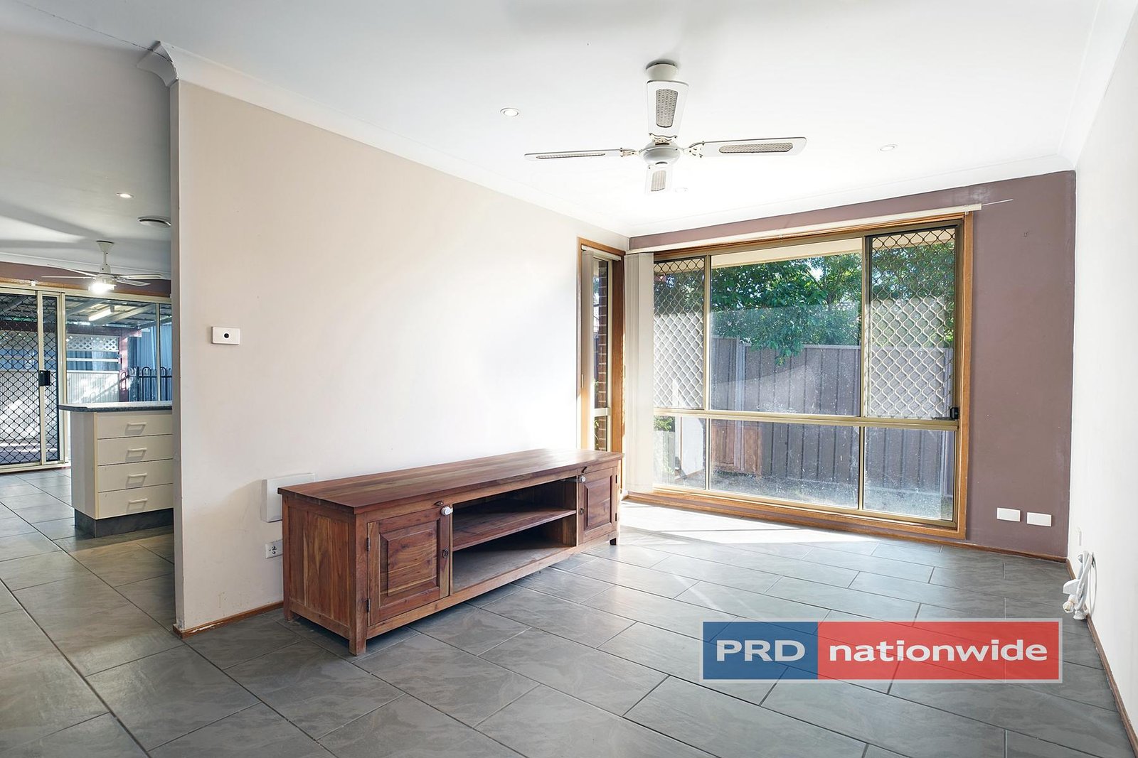 9A Britten Close CRANEBROOK 2