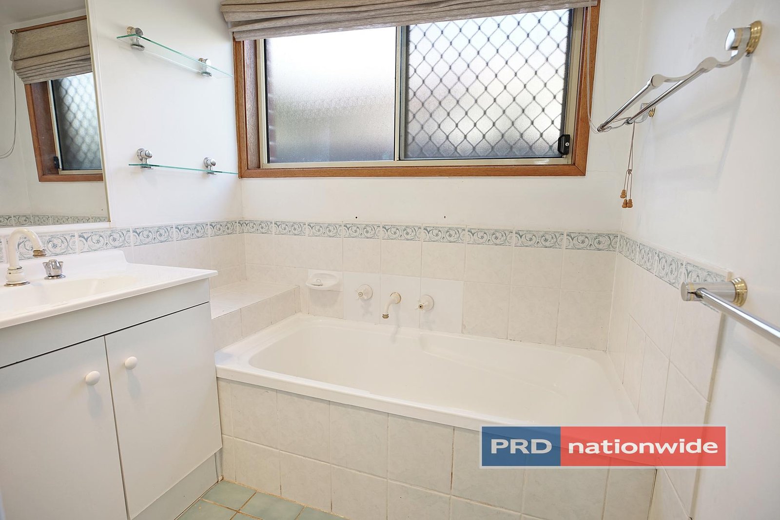 9A Britten Close CRANEBROOK 5