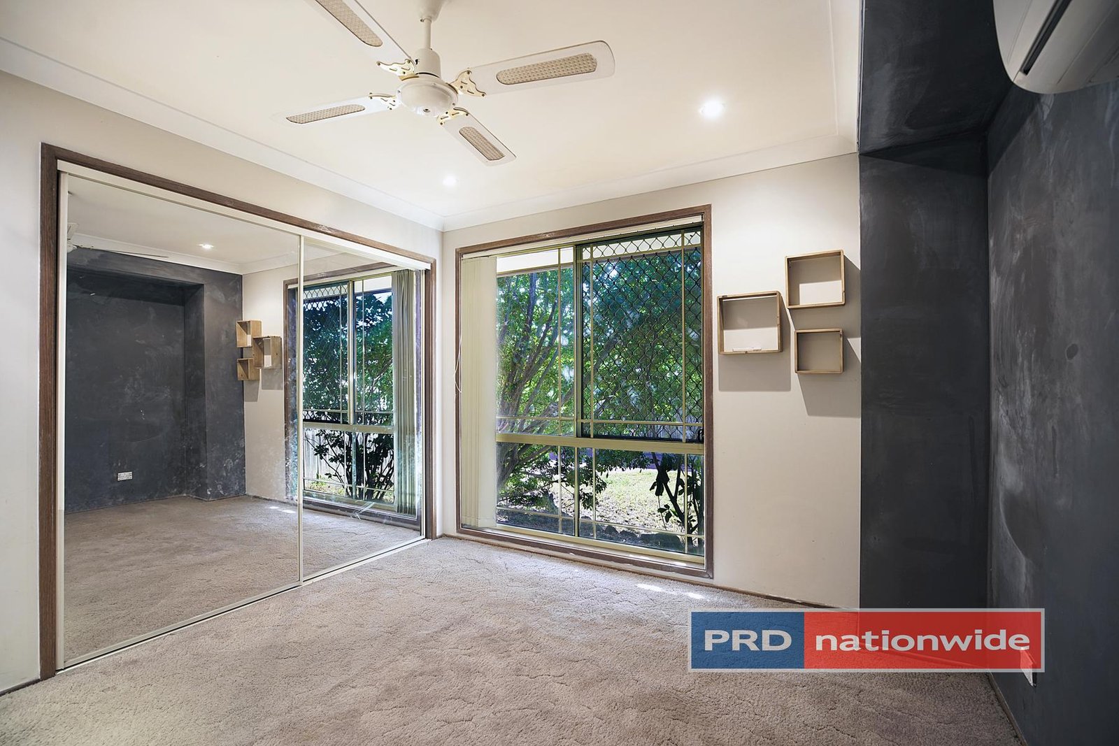 9A Britten Close CRANEBROOK 6