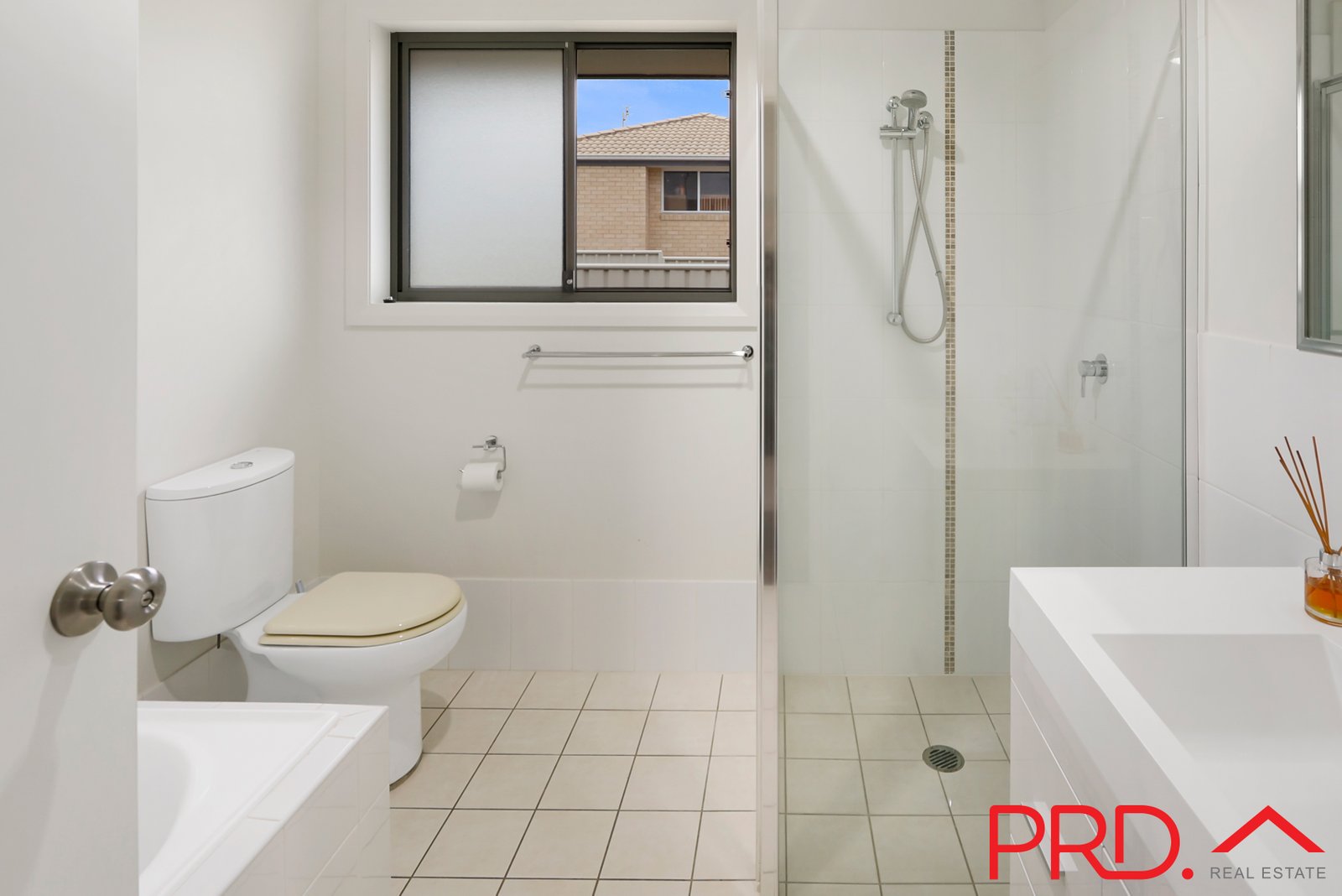 9a Brushbox Grove TAMWORTH 5