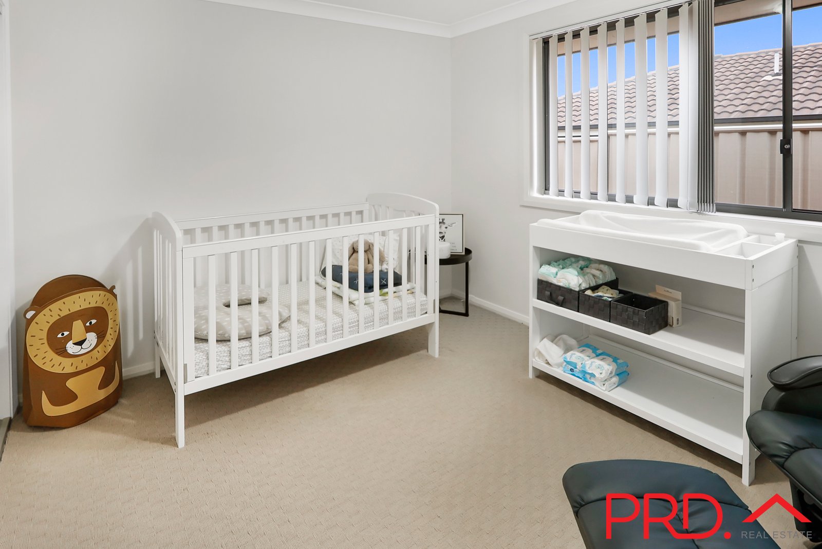 9a Brushbox Grove TAMWORTH 9