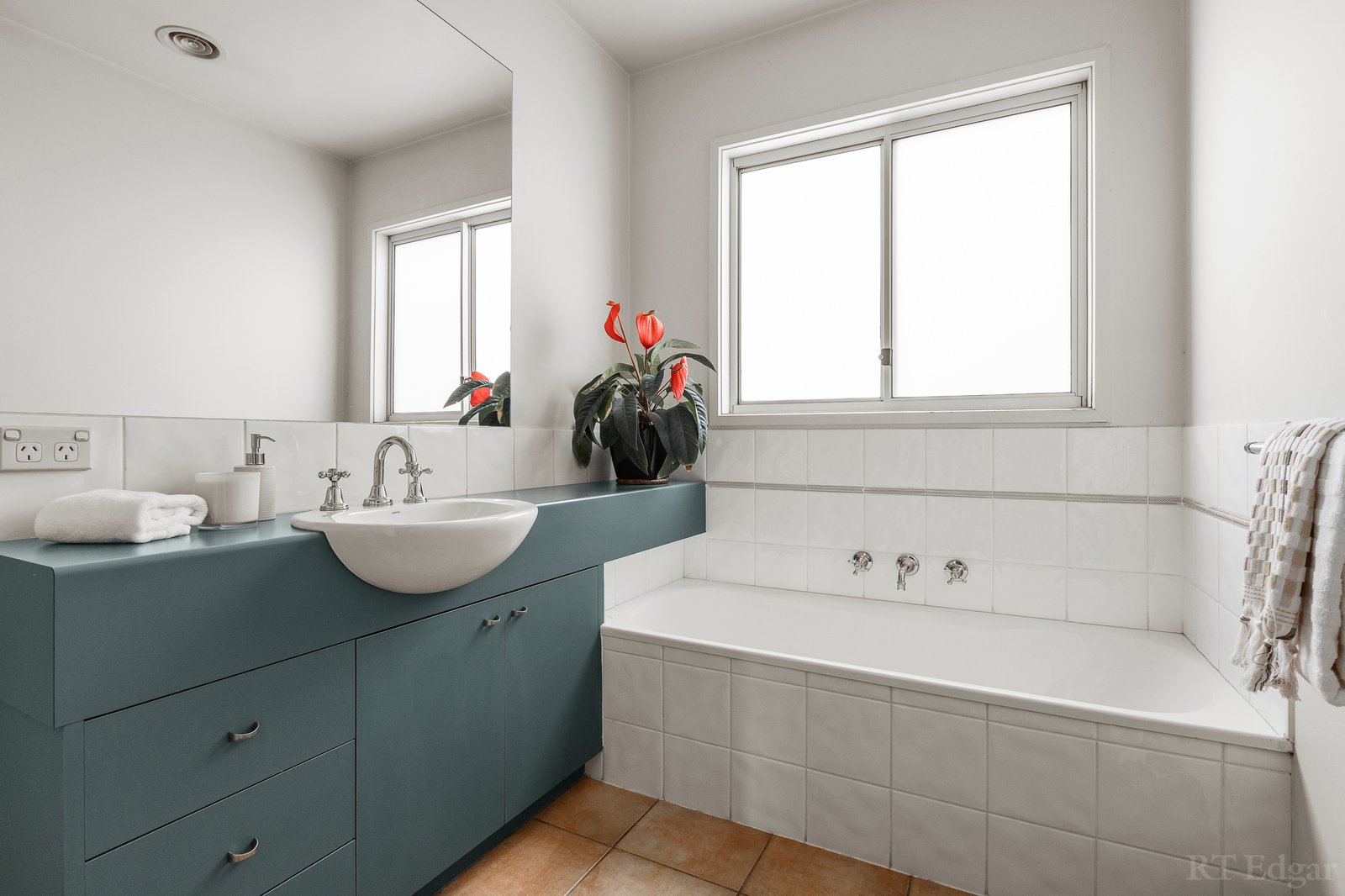 Real Estate and Property in 9A James Street, Mordialloc, VIC