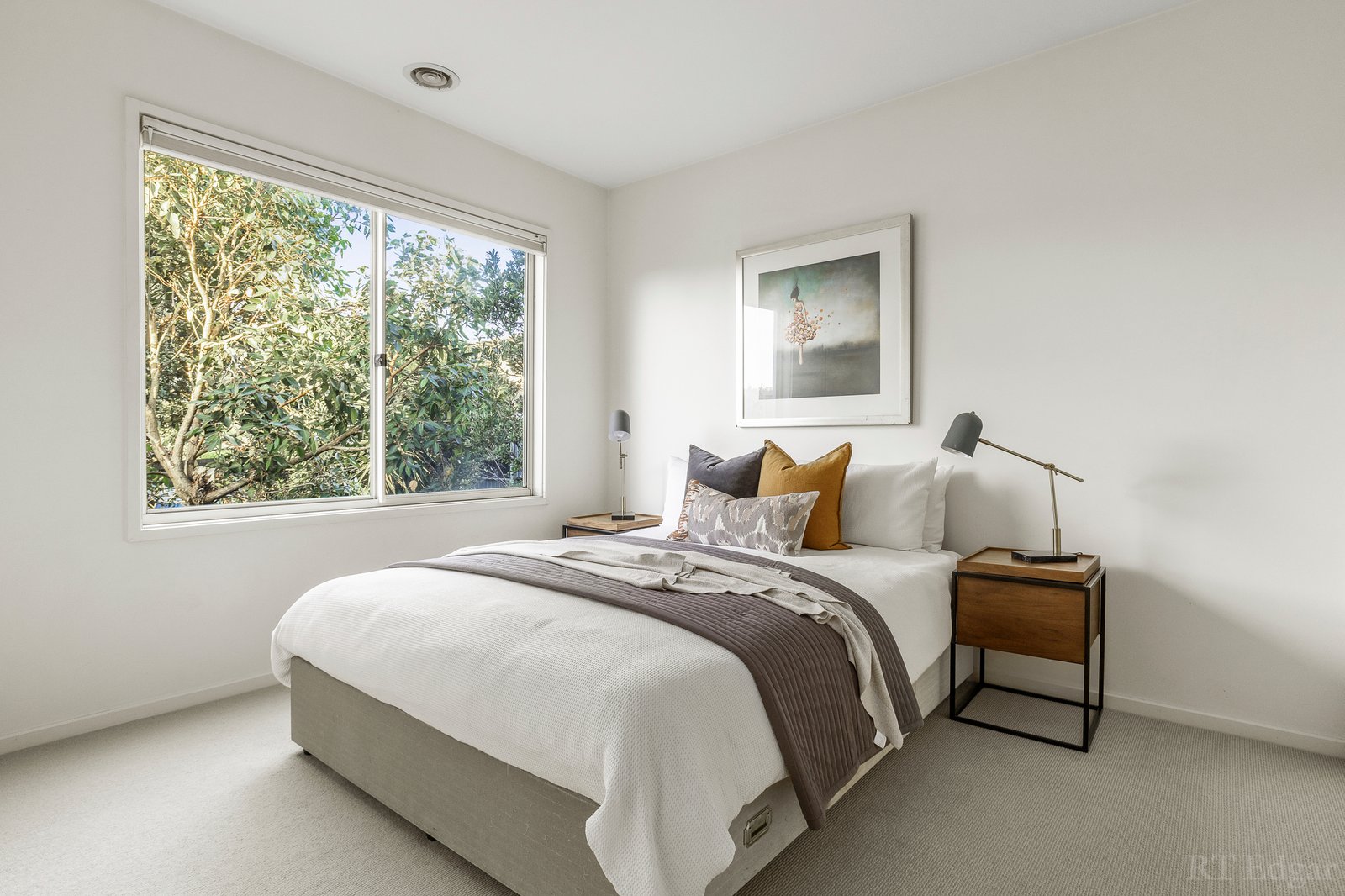 Real Estate and Property in 9A James Street, Mordialloc, VIC